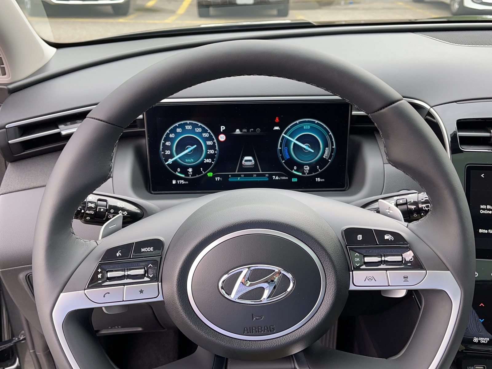 HYUNDAI Tucson 1.6 PHEV Vert. 4WD-image-8