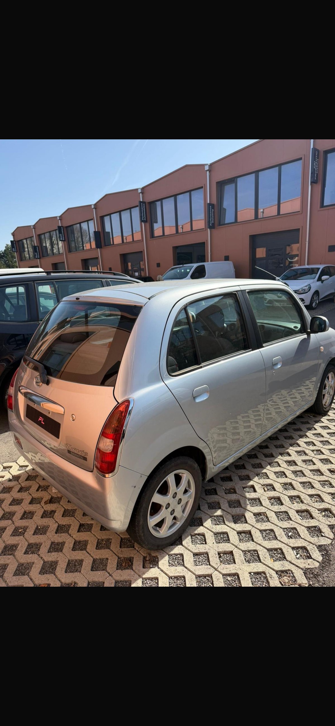 DAIHATSU Trevis 1.0-image-1