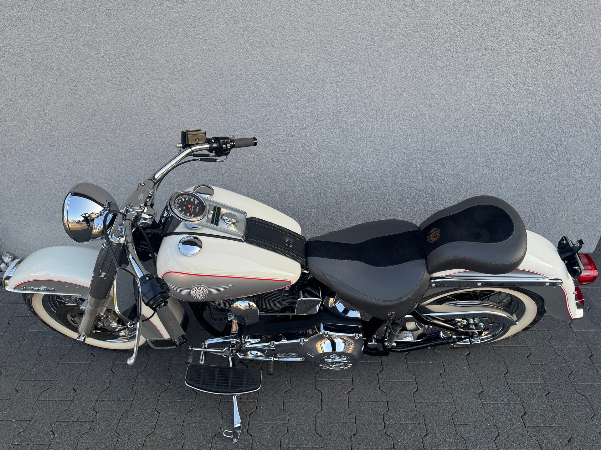 HARLEY-DAVIDSON FLSTN Heritage Nostalgia-image-2
