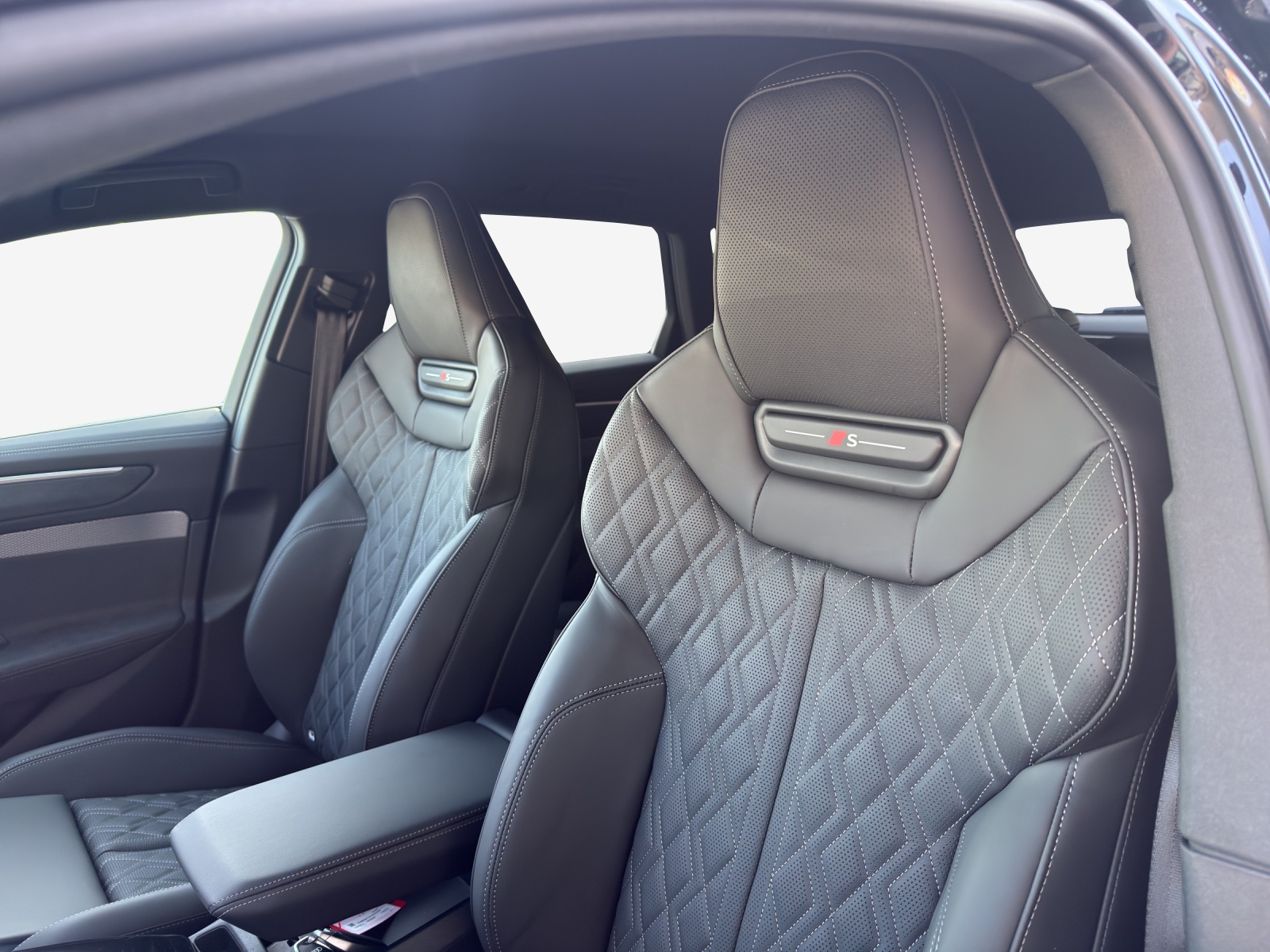 AUDI A6 Avant TFSI quattro 270 kW S tronic-image-14