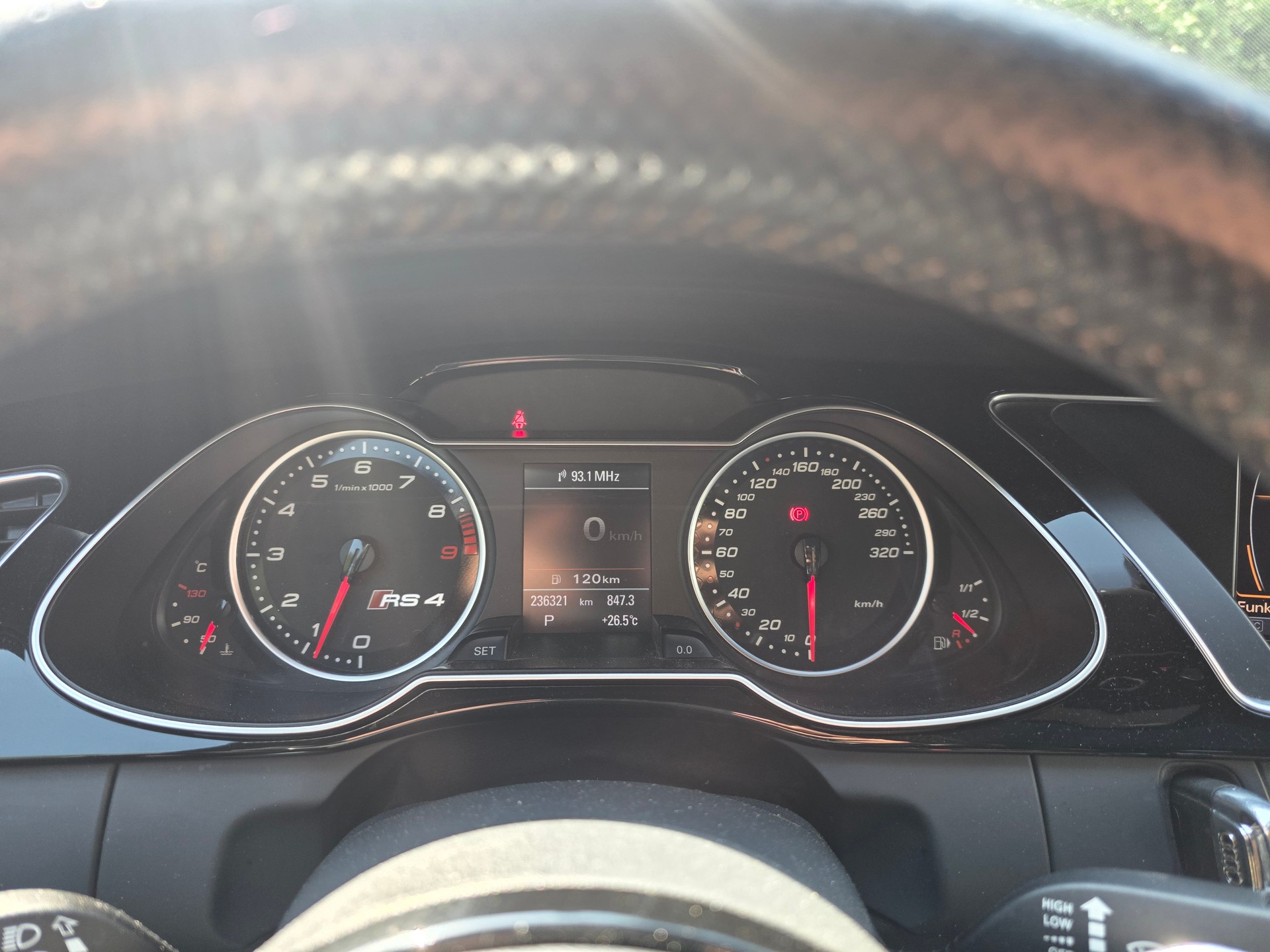 AUDI RS4 Avant 4.2 FSI V8 quattro S-tronic-image-14