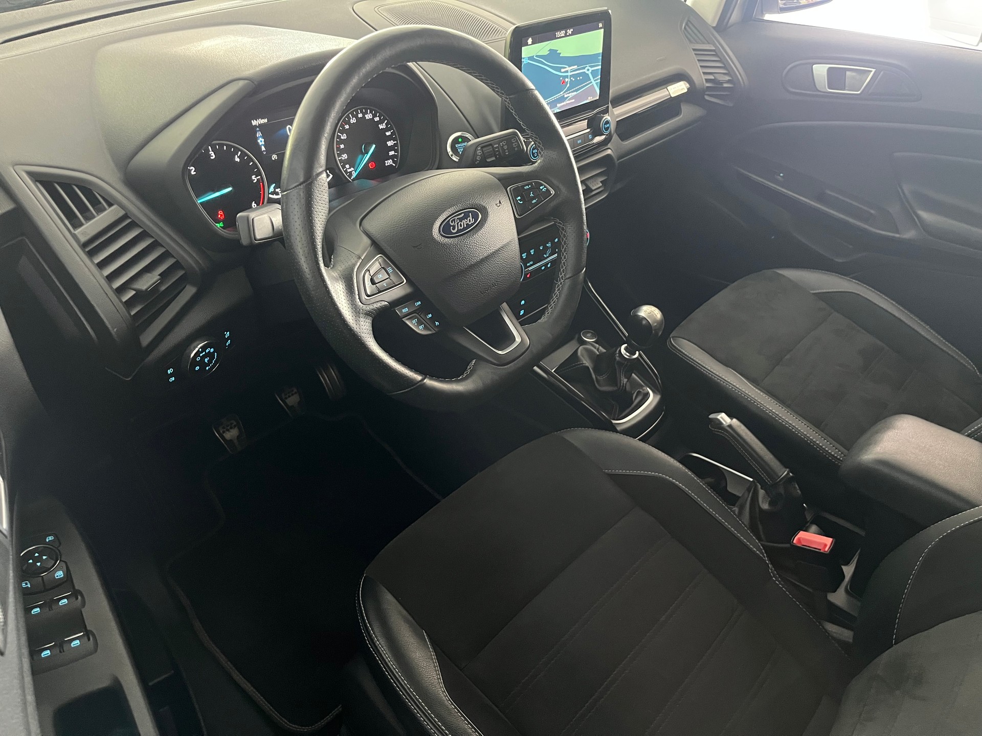 FORD EcoSport 1.5 TDCi ST-Line AWD Limited Edition-image-9