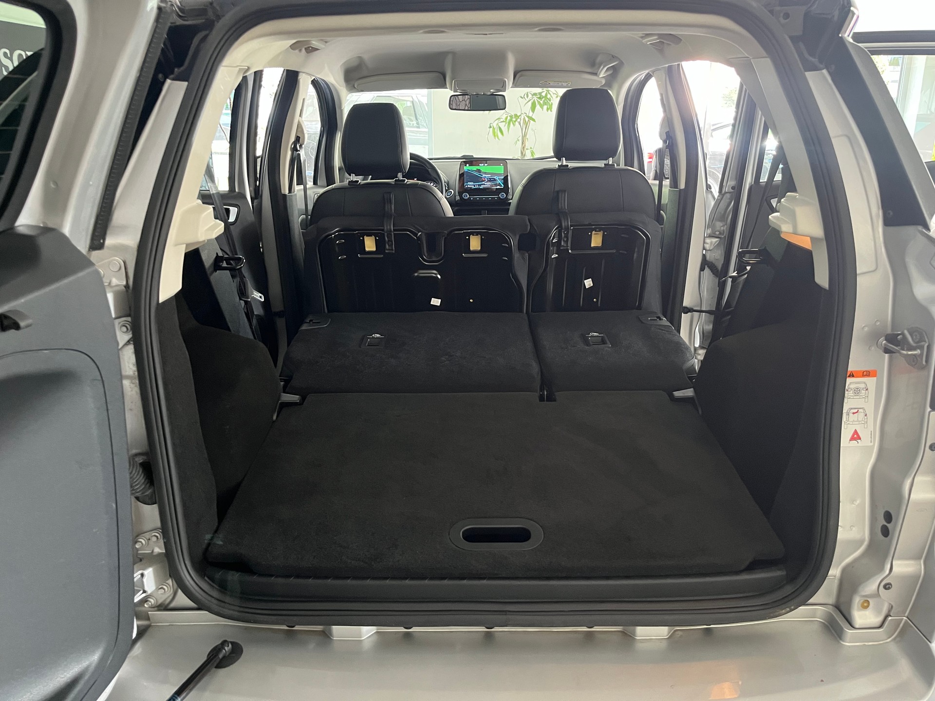 FORD EcoSport 1.5 TDCi ST-Line AWD Limited Edition-image-14