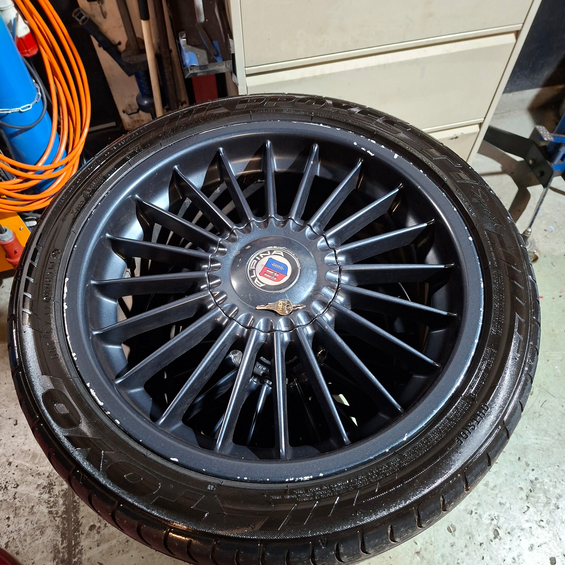 BMW-ALPINA 3.3 4x4-image-14