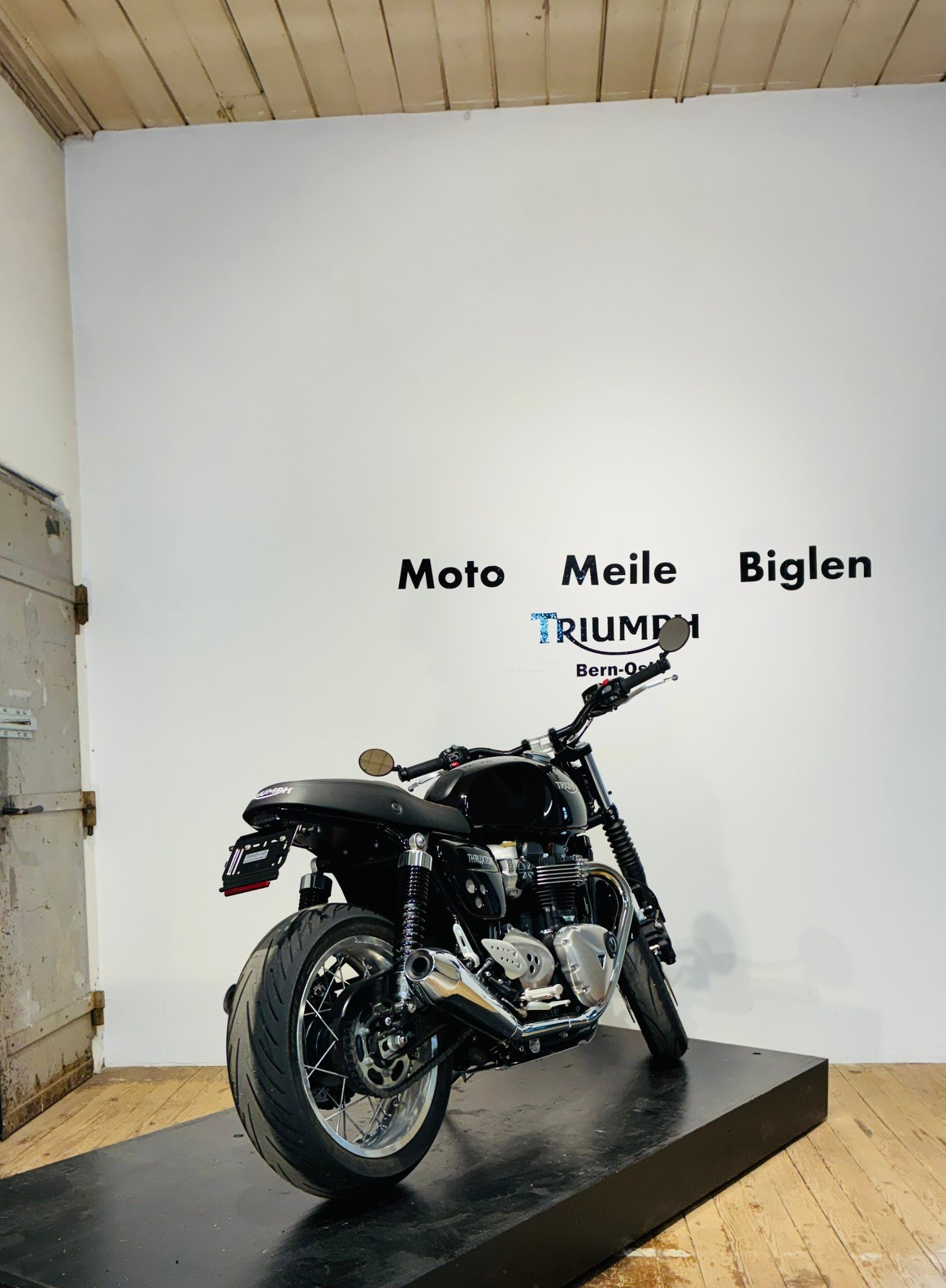 TRIUMPH 1200 R-image-5