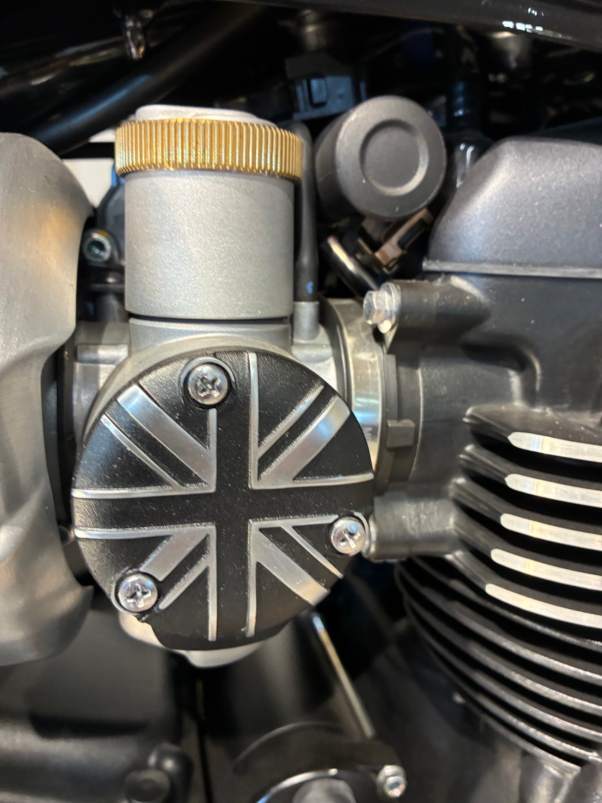 TRIUMPH 1200 R-image-13