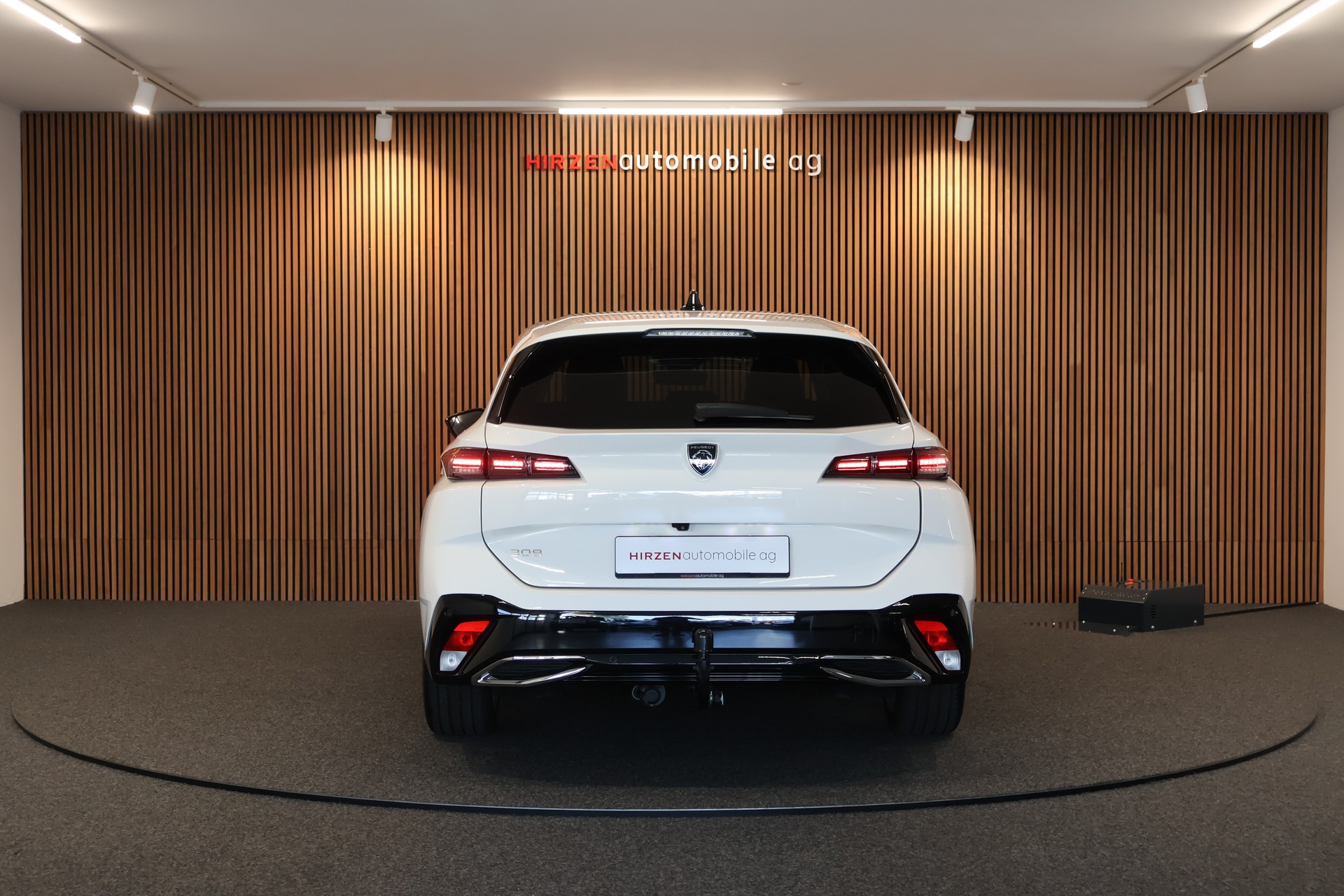 PEUGEOT 308 SW 1.5 BlueHDI Allure EAT8-showroom-element-3