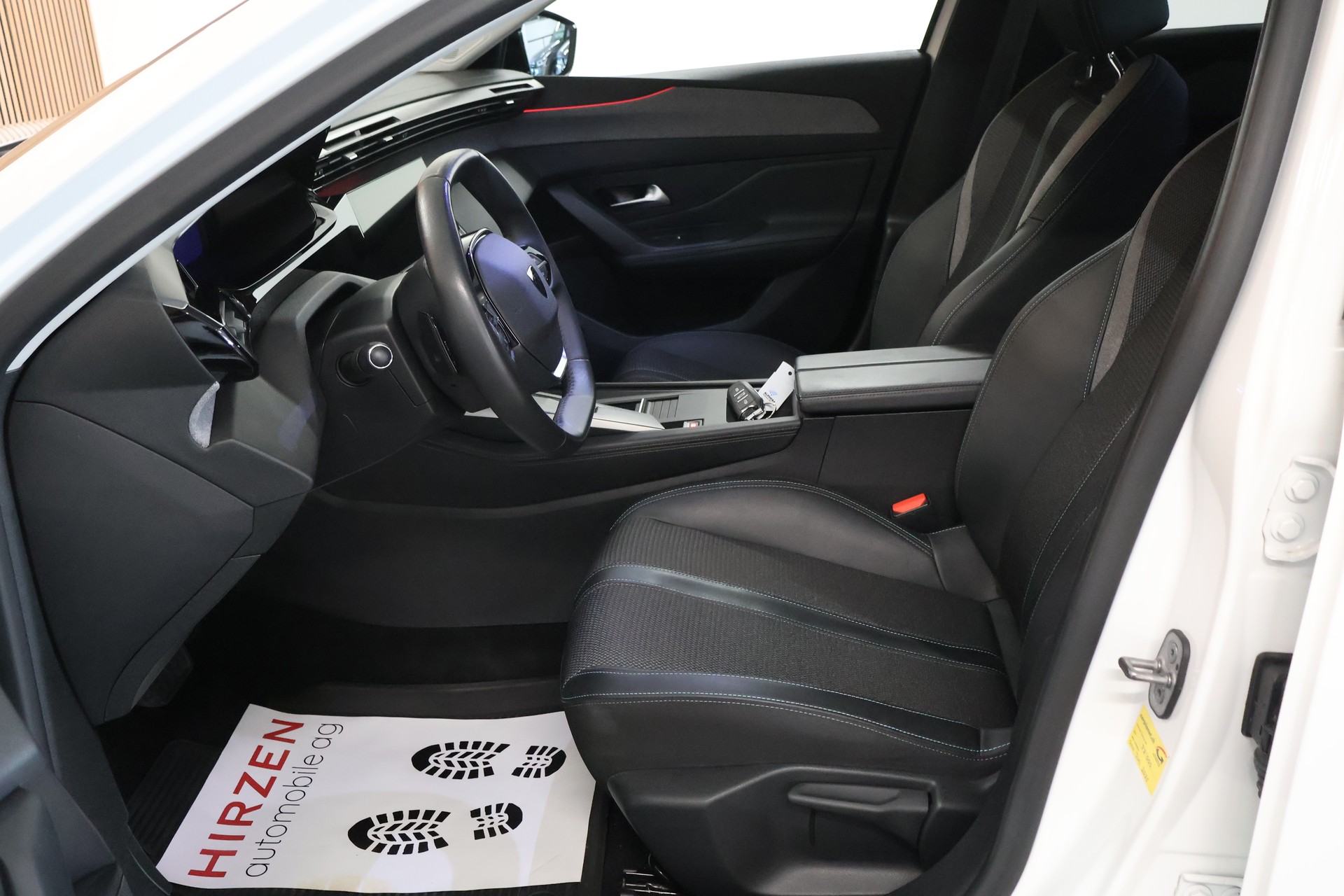 PEUGEOT 308 SW 1.5 BlueHDI Allure EAT8-image-8