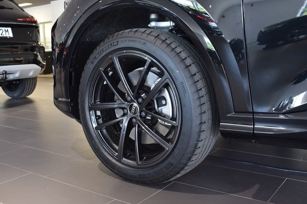 AUDI Q5 TDI quattro 150 kW S-tronic-showroom-element-2