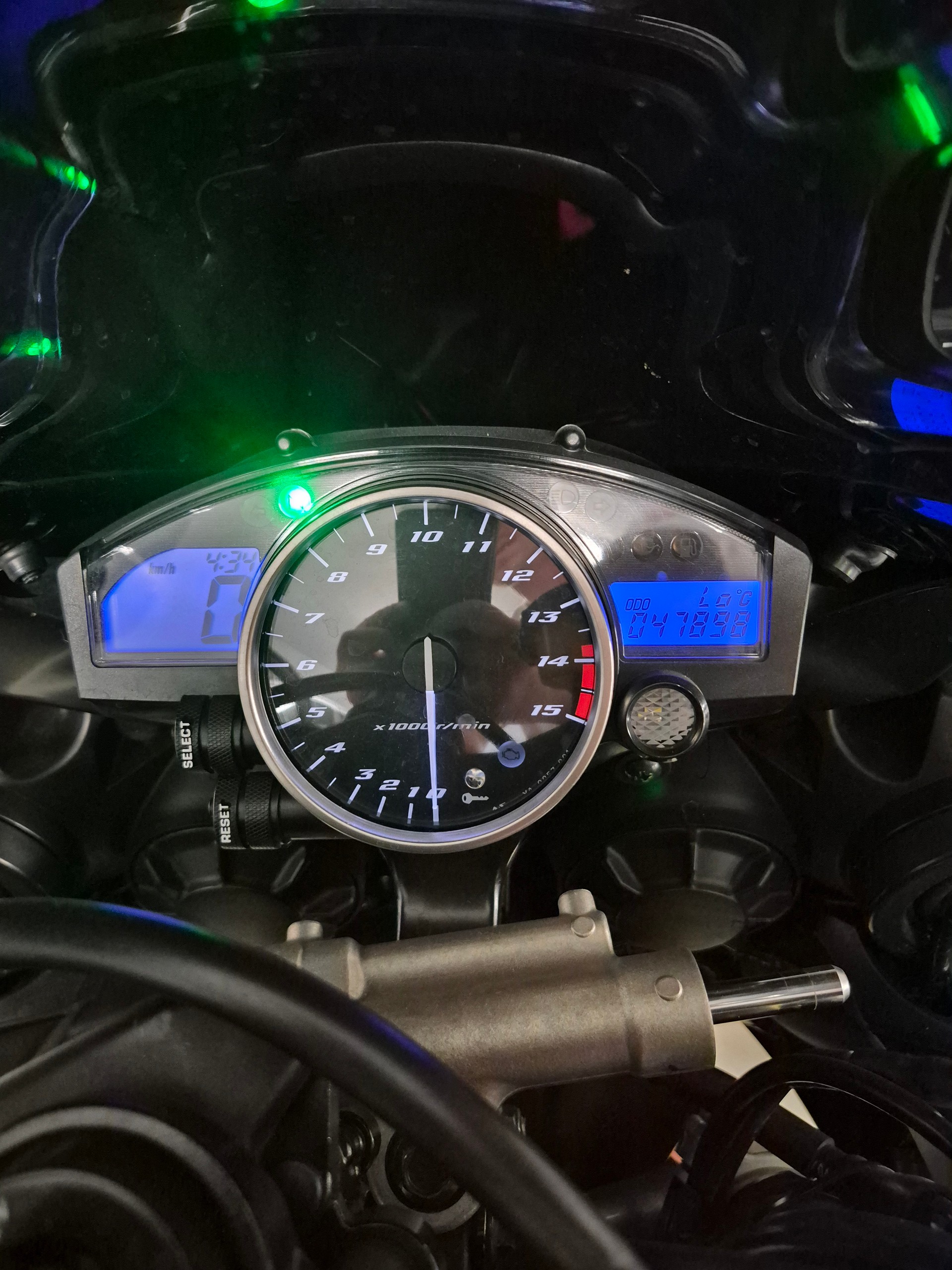YAMAHA YZF-R1-image-2