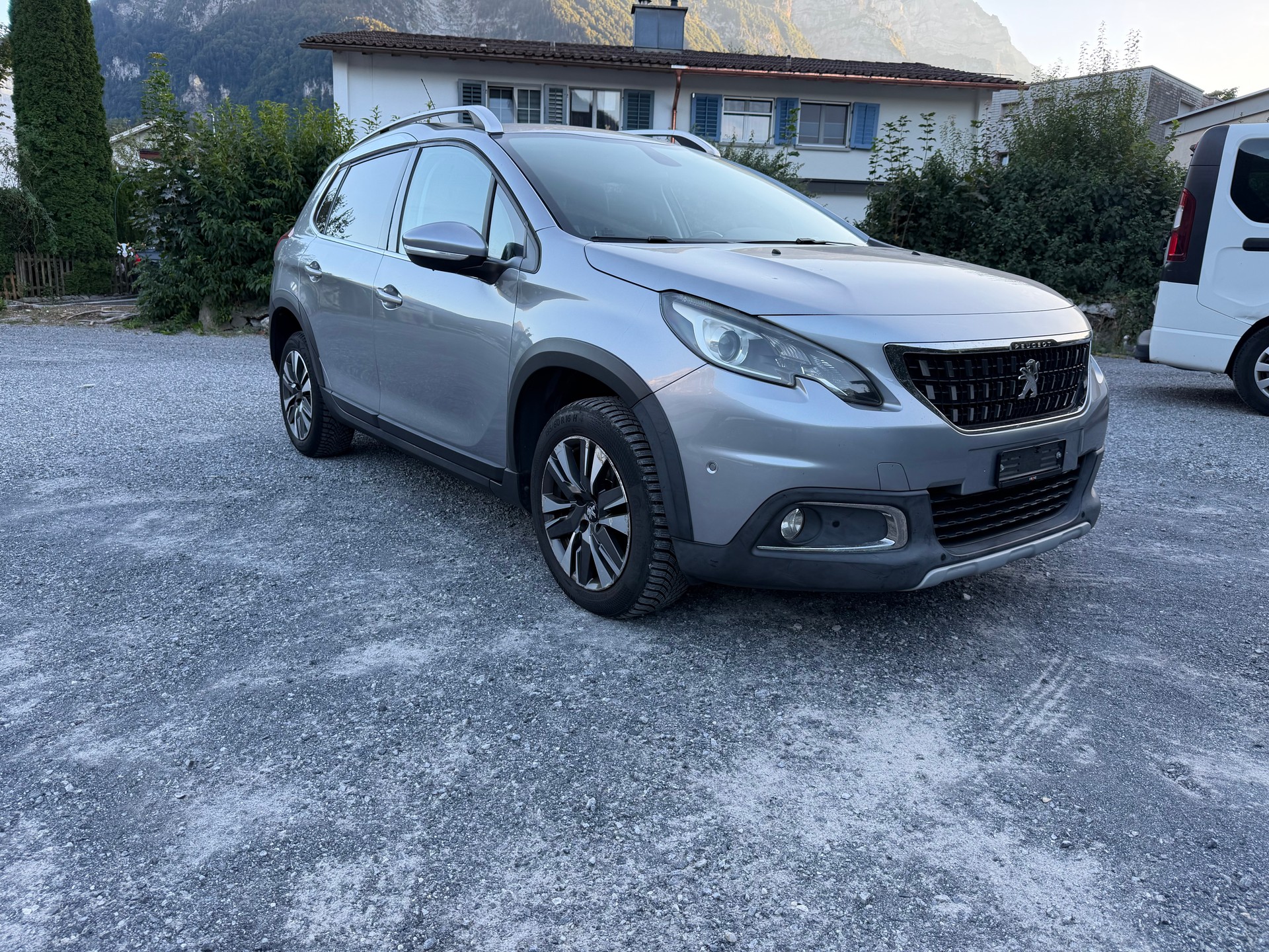 PEUGEOT 2008 1.6 BlueHDi Allure