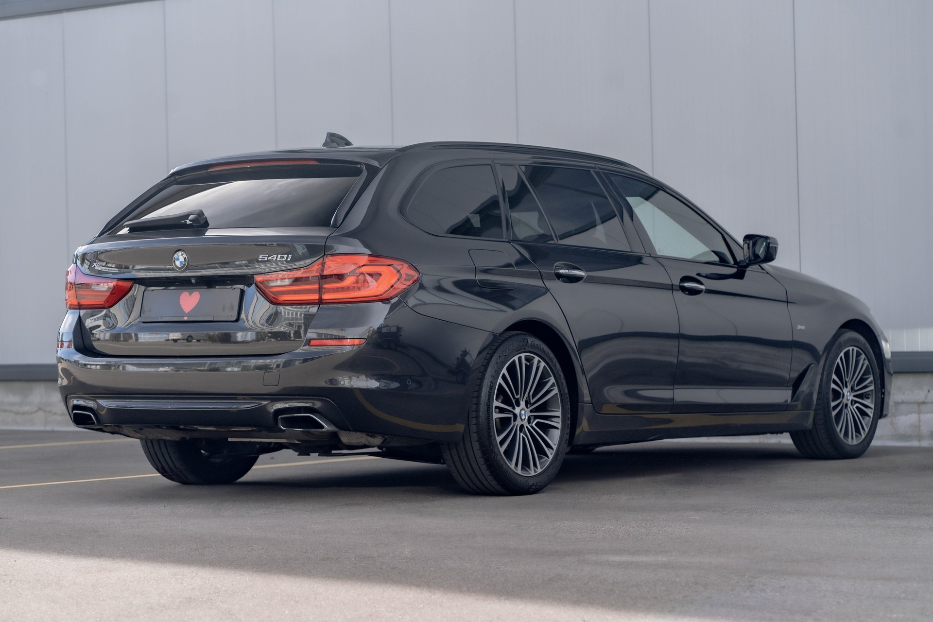 BMW 540i xDrive Touring Sport Line Steptronic * FRISCH AB MFK & SERVICE * TRAUMHAFTE AUSSTATTUNG * AHK *-image-4