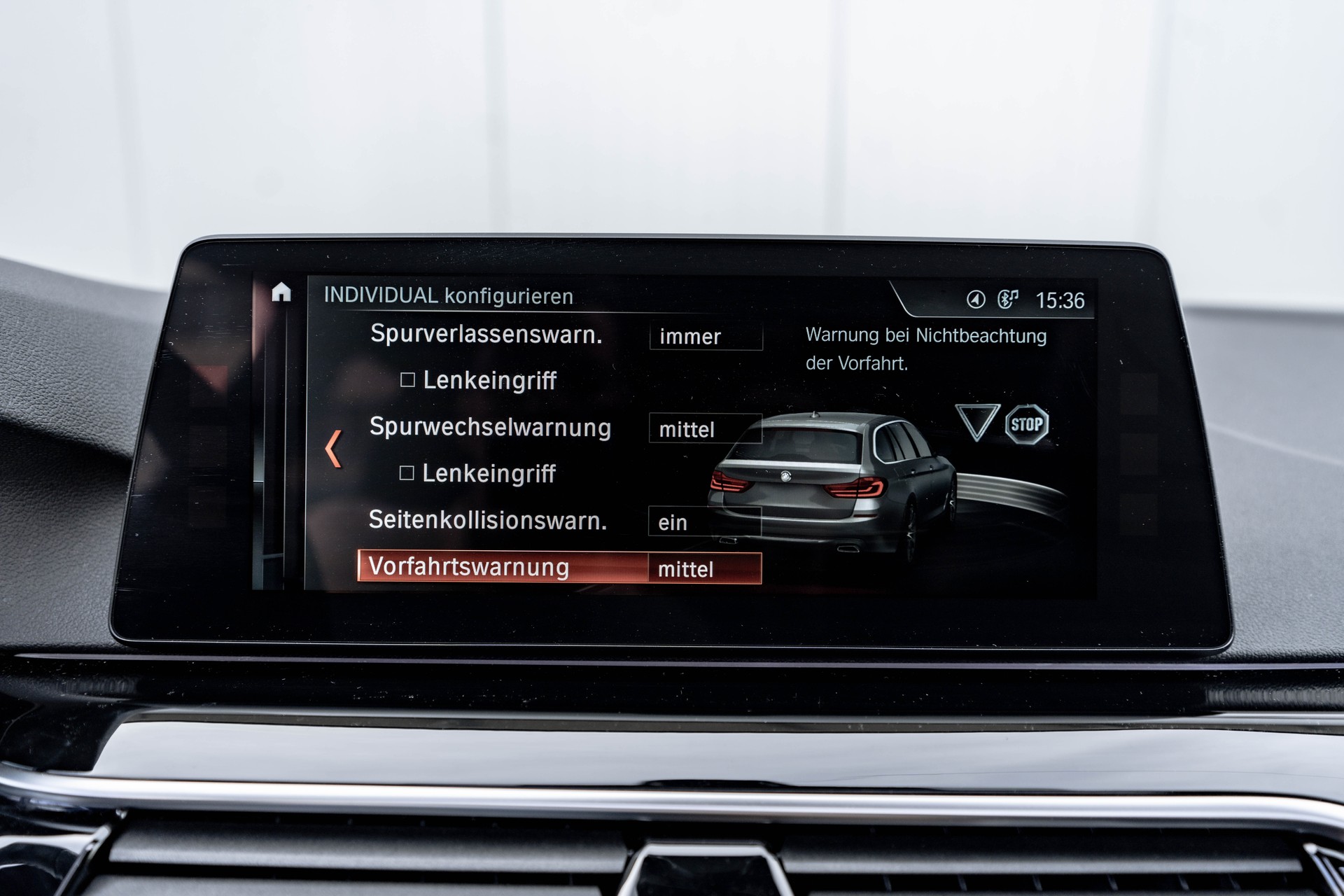 BMW 540i xDrive Touring Sport Line Steptronic * FRISCH AB MFK & SERVICE * TRAUMHAFTE AUSSTATTUNG * AHK *-image-17