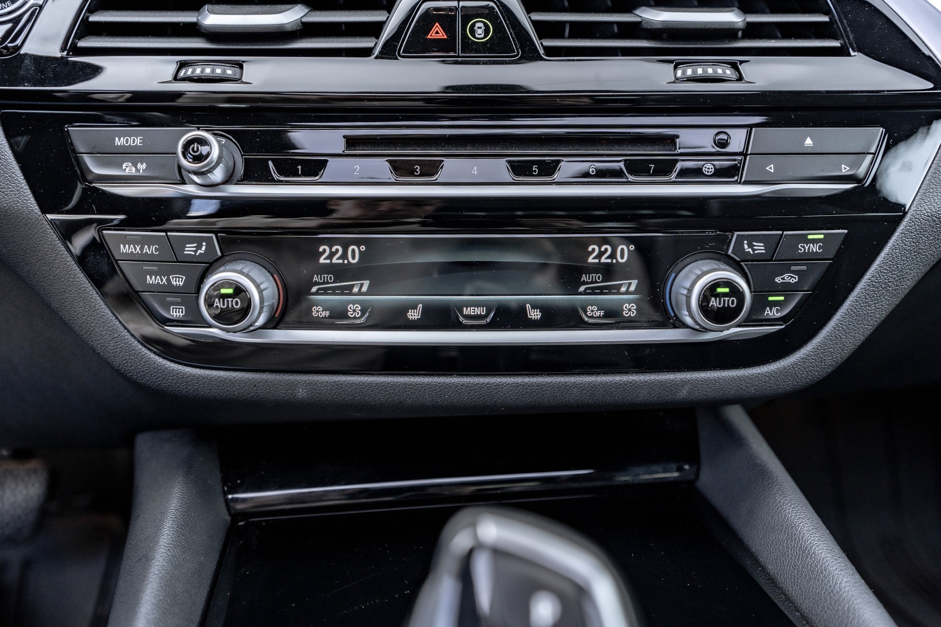 BMW 540i xDrive Touring Sport Line Steptronic * FRISCH AB MFK & SERVICE * TRAUMHAFTE AUSSTATTUNG * AHK *-image-18