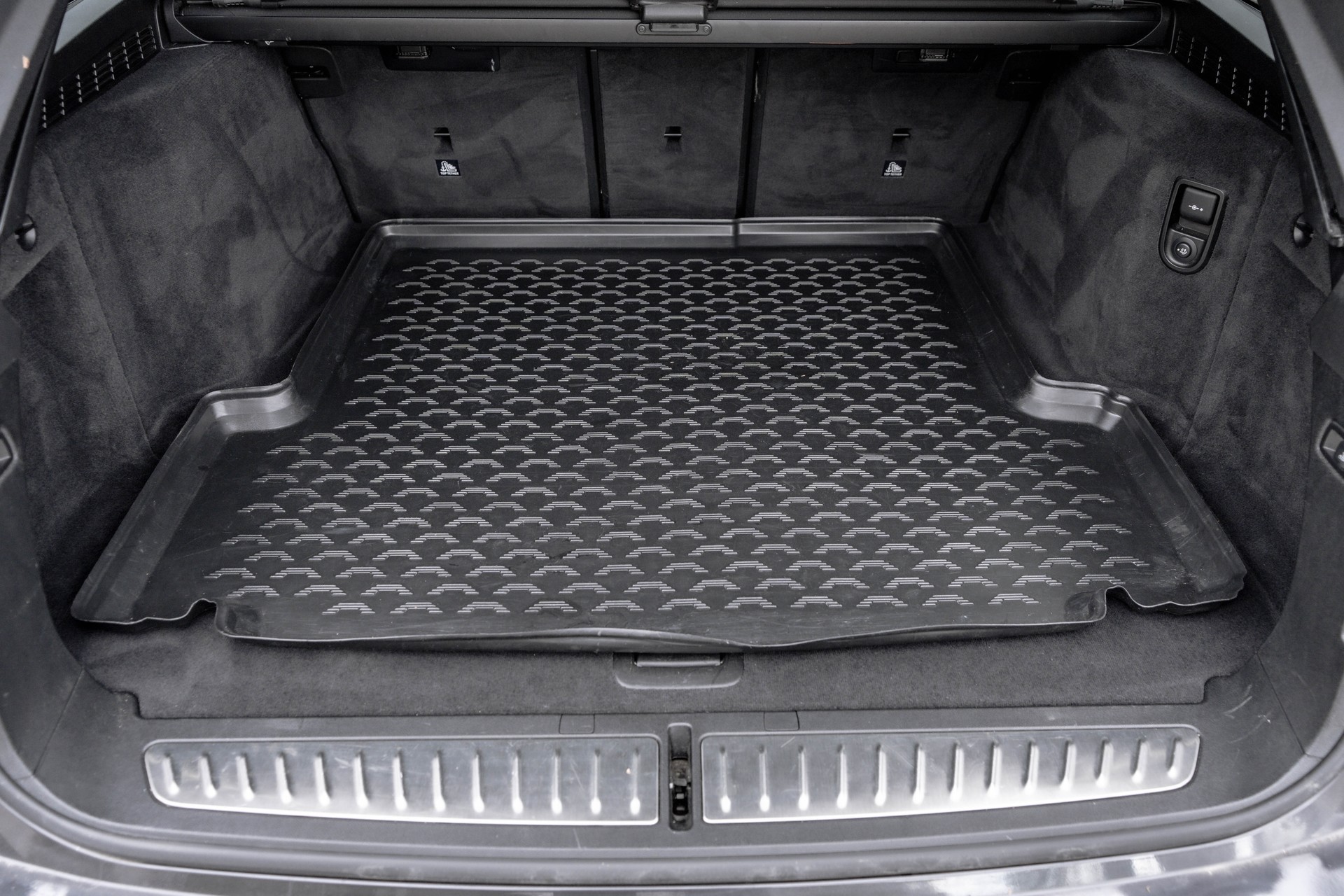 BMW 540i xDrive Touring Sport Line Steptronic * FRISCH AB MFK & SERVICE * TRAUMHAFTE AUSSTATTUNG * AHK *-image-30