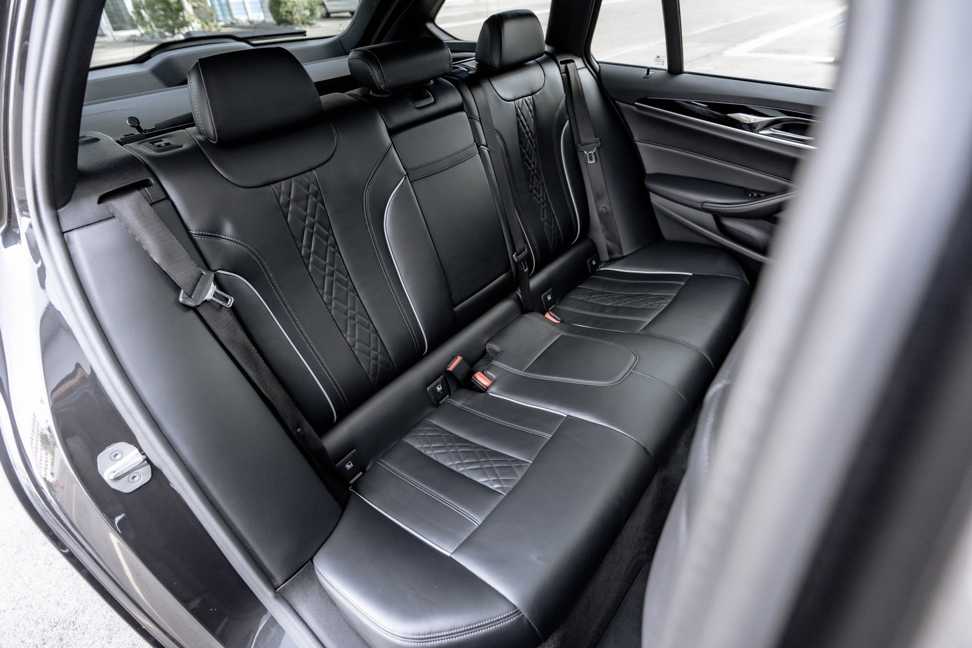 BMW 540i xDrive Touring Sport Line Steptronic * FRISCH AB MFK & SERVICE * TRAUMHAFTE AUSSTATTUNG * AHK *-image-27