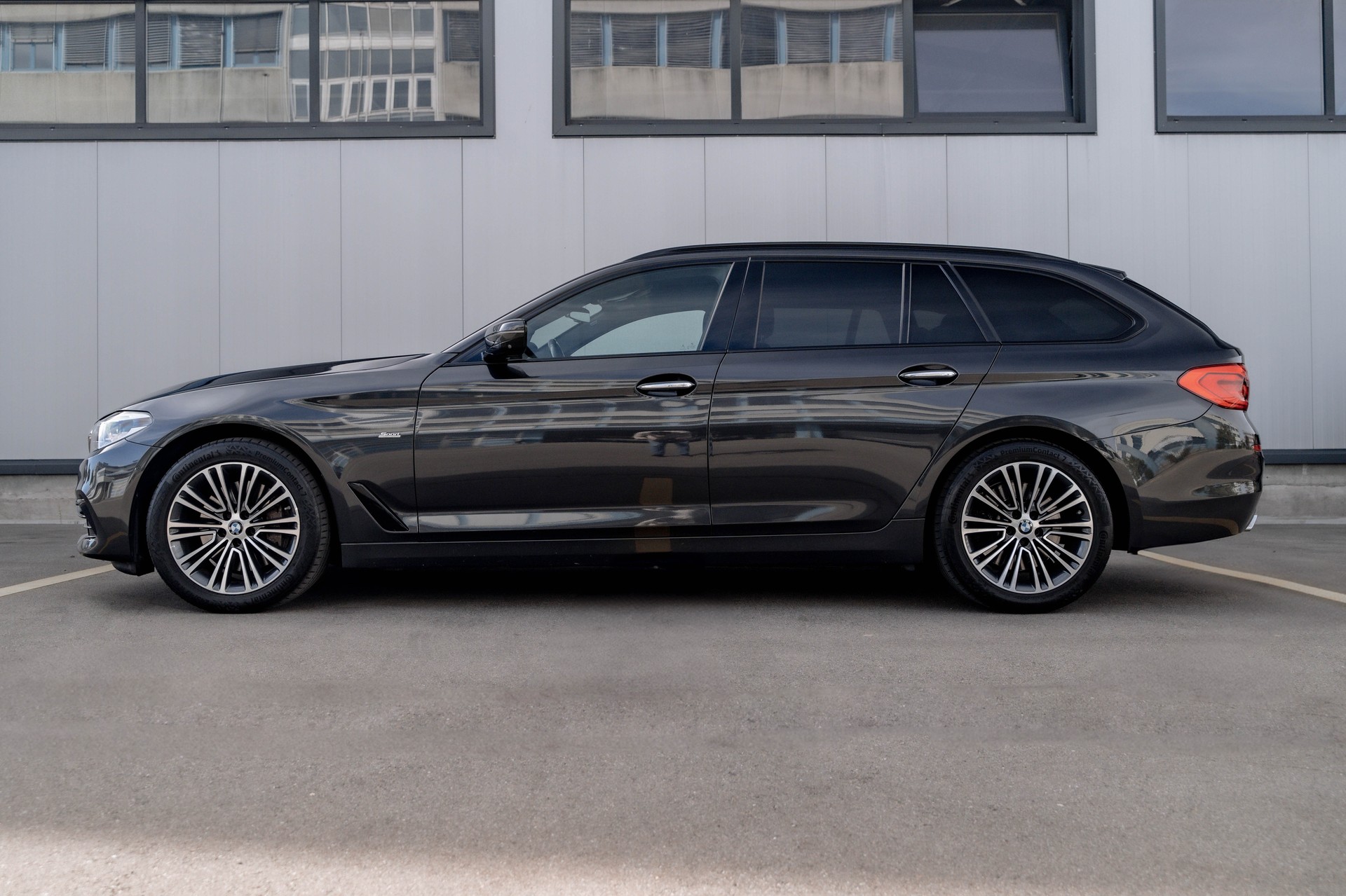 BMW 540i xDrive Touring Sport Line Steptronic * FRISCH AB MFK & SERVICE * TRAUMHAFTE AUSSTATTUNG * AHK *-image-7