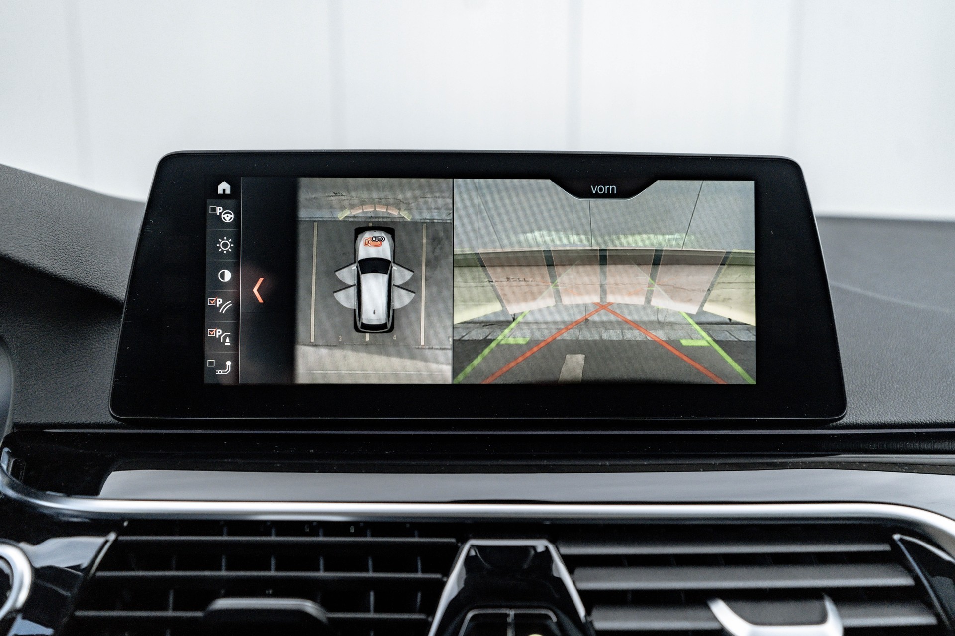 BMW 540i xDrive Touring Sport Line Steptronic * FRISCH AB MFK & SERVICE * TRAUMHAFTE AUSSTATTUNG * AHK *-image-14