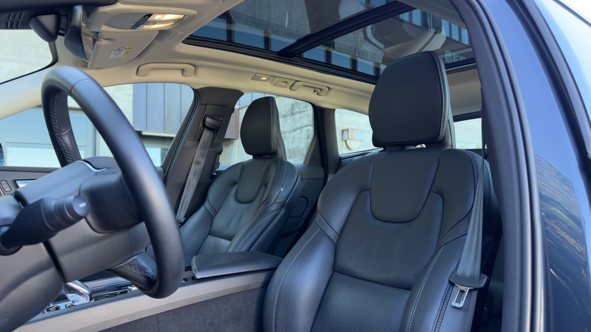 VOLVO XC60 B5 AWD Ultimate Bright-image-8