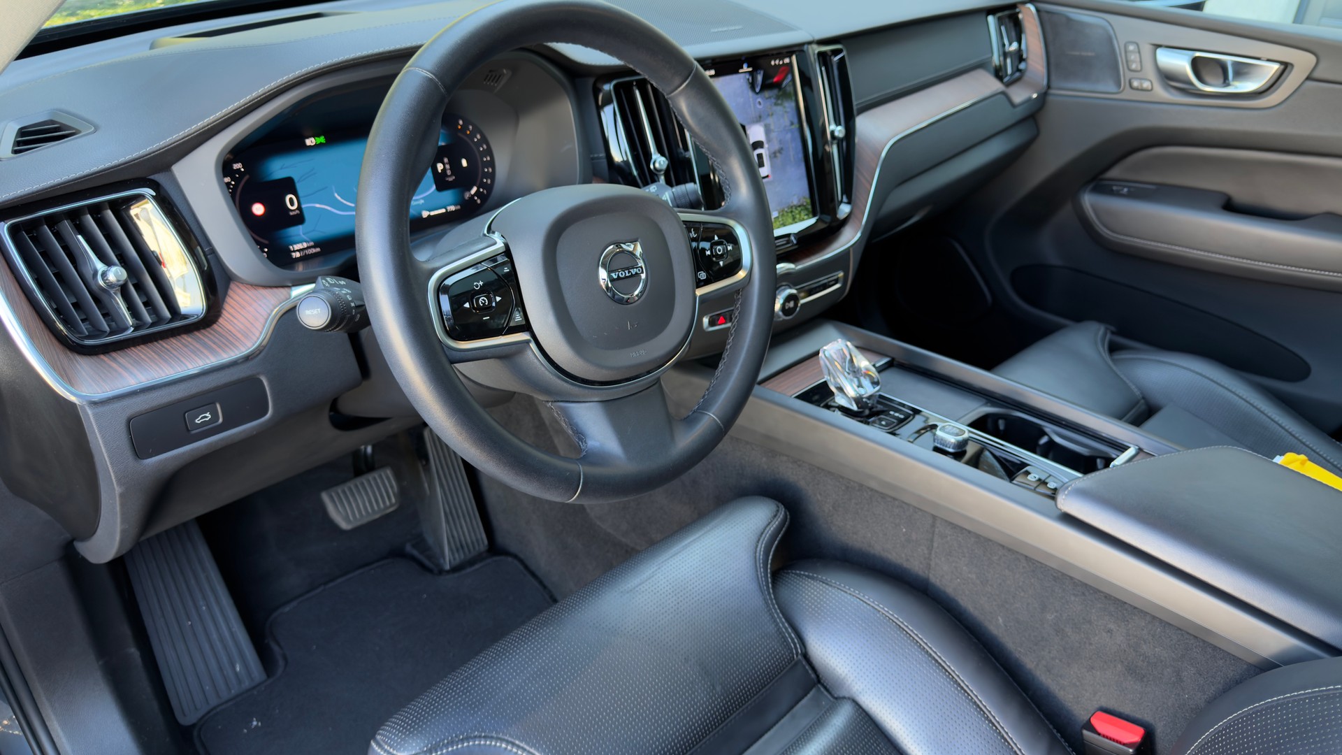 VOLVO XC60 B5 AWD Ultimate Bright-image-9