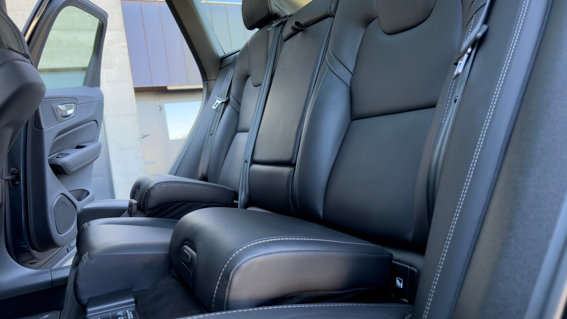 VOLVO XC60 B5 AWD Ultimate Bright-image-11