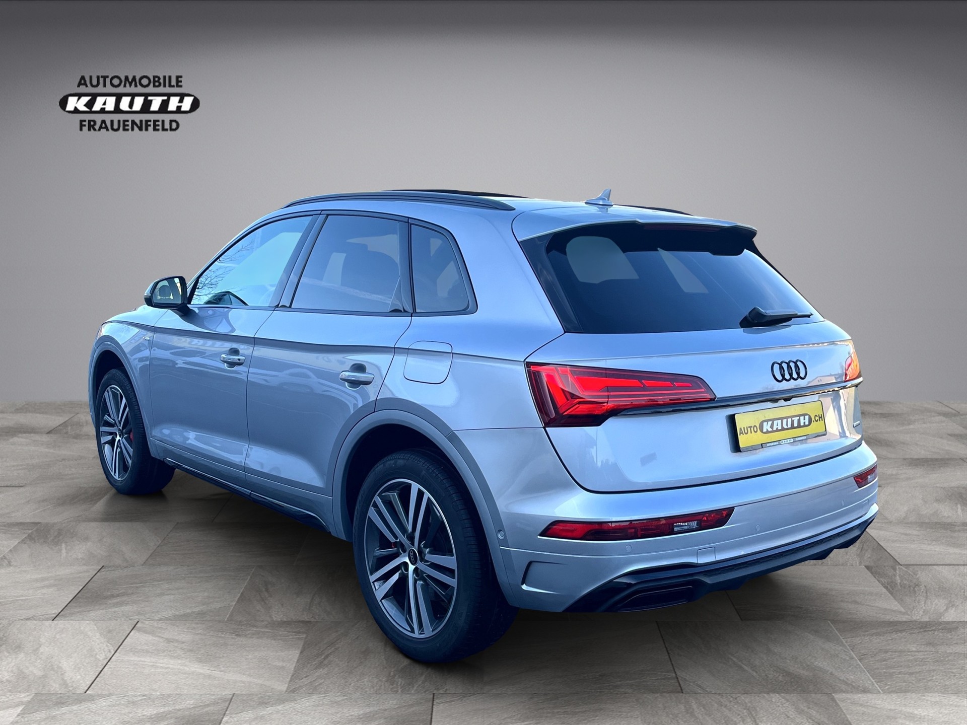 AUDI Q5 55 TFSI e PHEV S line quattro S-tronic*Panodach, AHK, Standklima/Heizung, (5-Jahre Garantie)-showroom-element-2