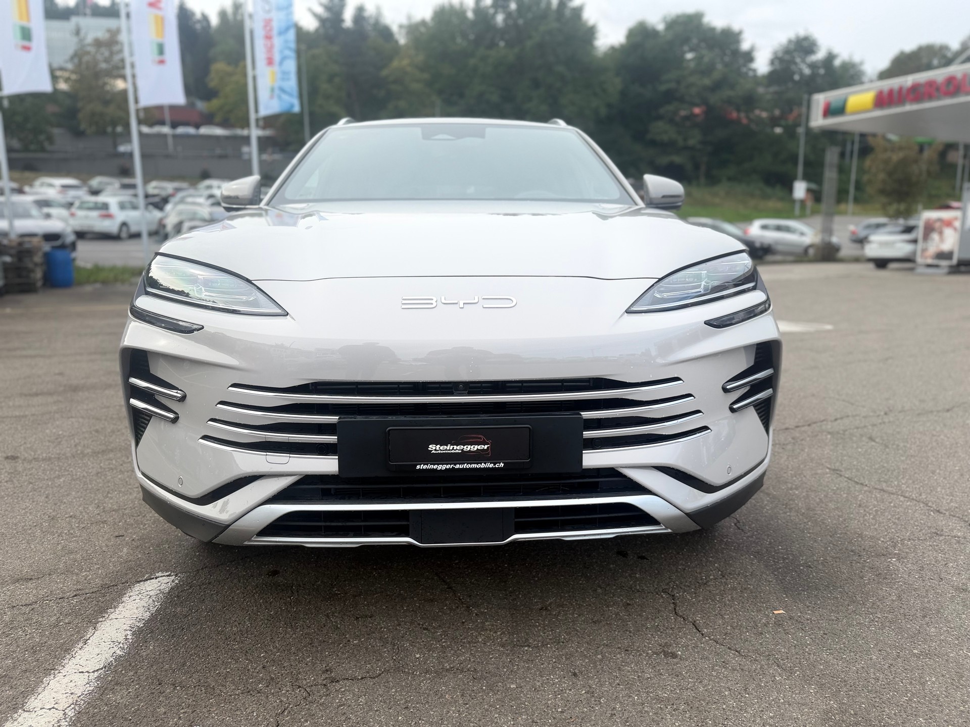 BYD Seal U DM-i Design AWD-showroom-element-3