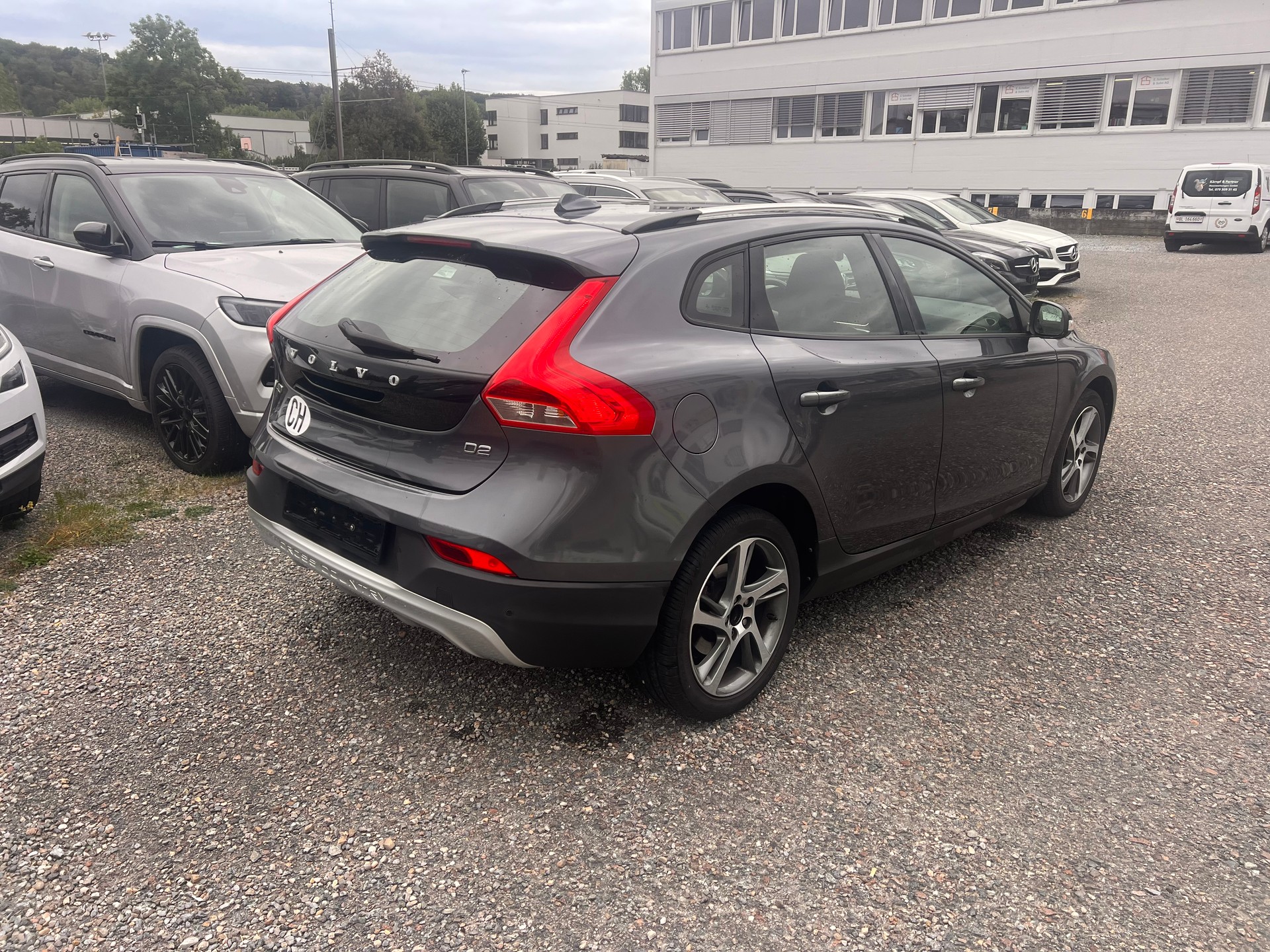 VOLVO V40 Cross Country D2 Kinetic-image-4