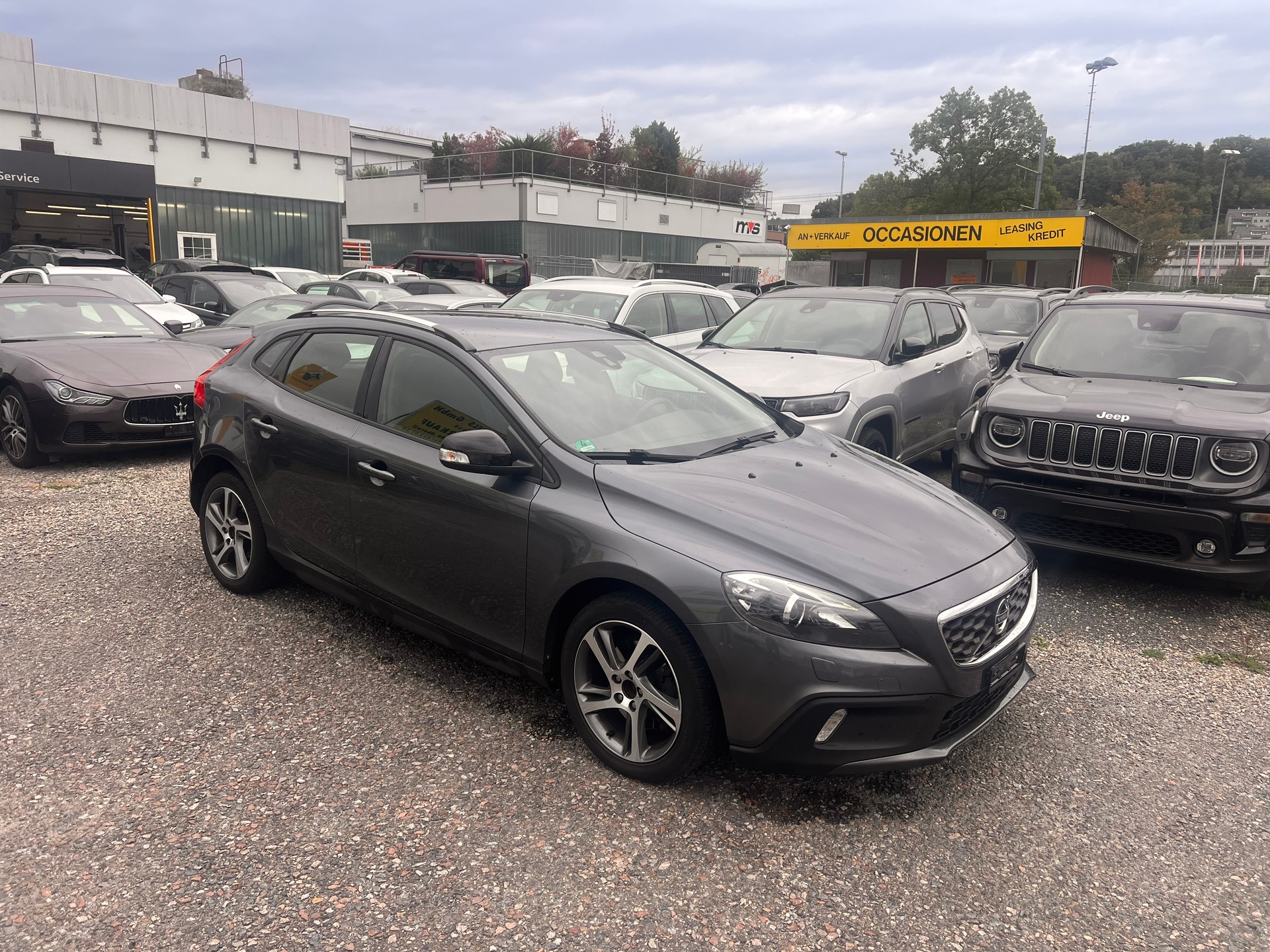 VOLVO V40 Cross Country D2 Kinetic-showroom-element-1
