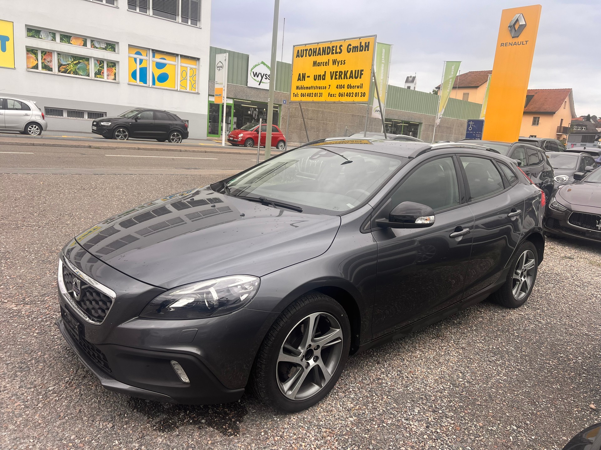 VOLVO V40 Cross Country D2 Kinetic-showroom-element-2