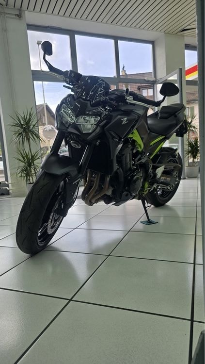 KAWASAKI Z 900-image-1