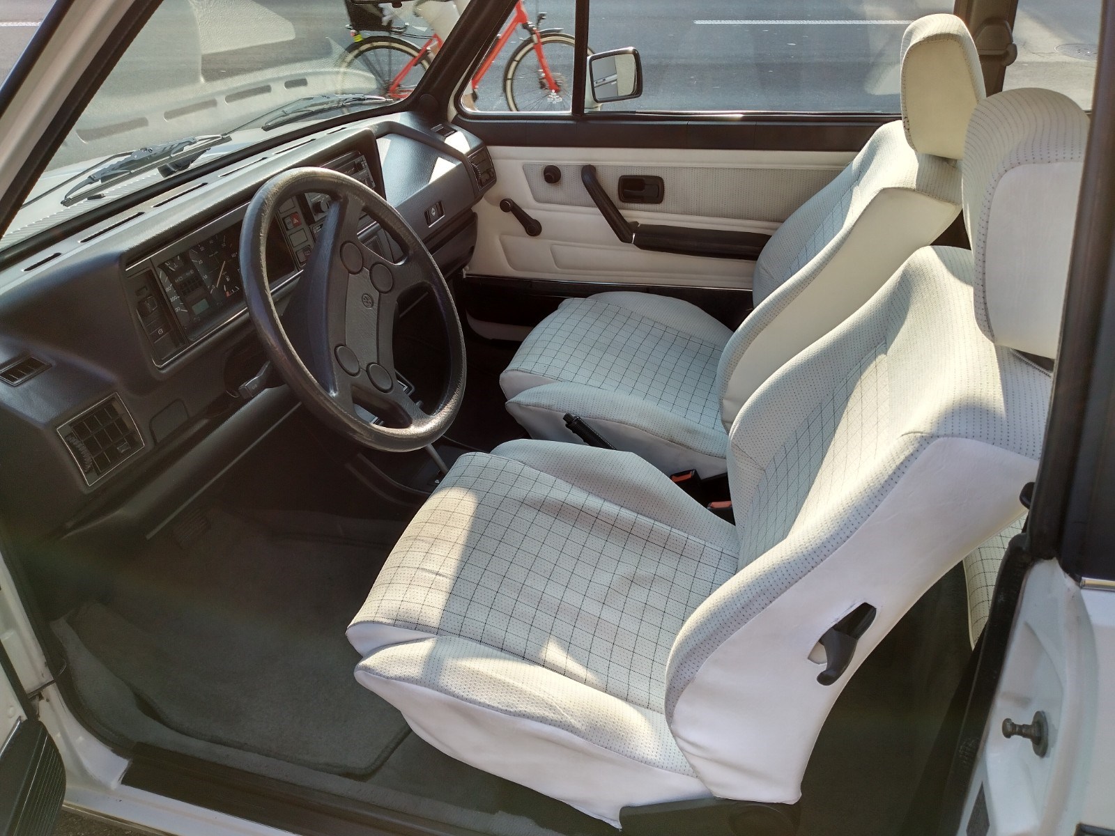 VW Golf Cabriolet 1800 GL Quartett/Special/White-image-13