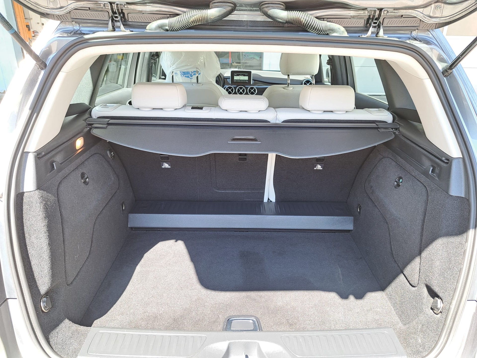 MERCEDES-BENZ B 220 4Matic 7G-DCT-image-9