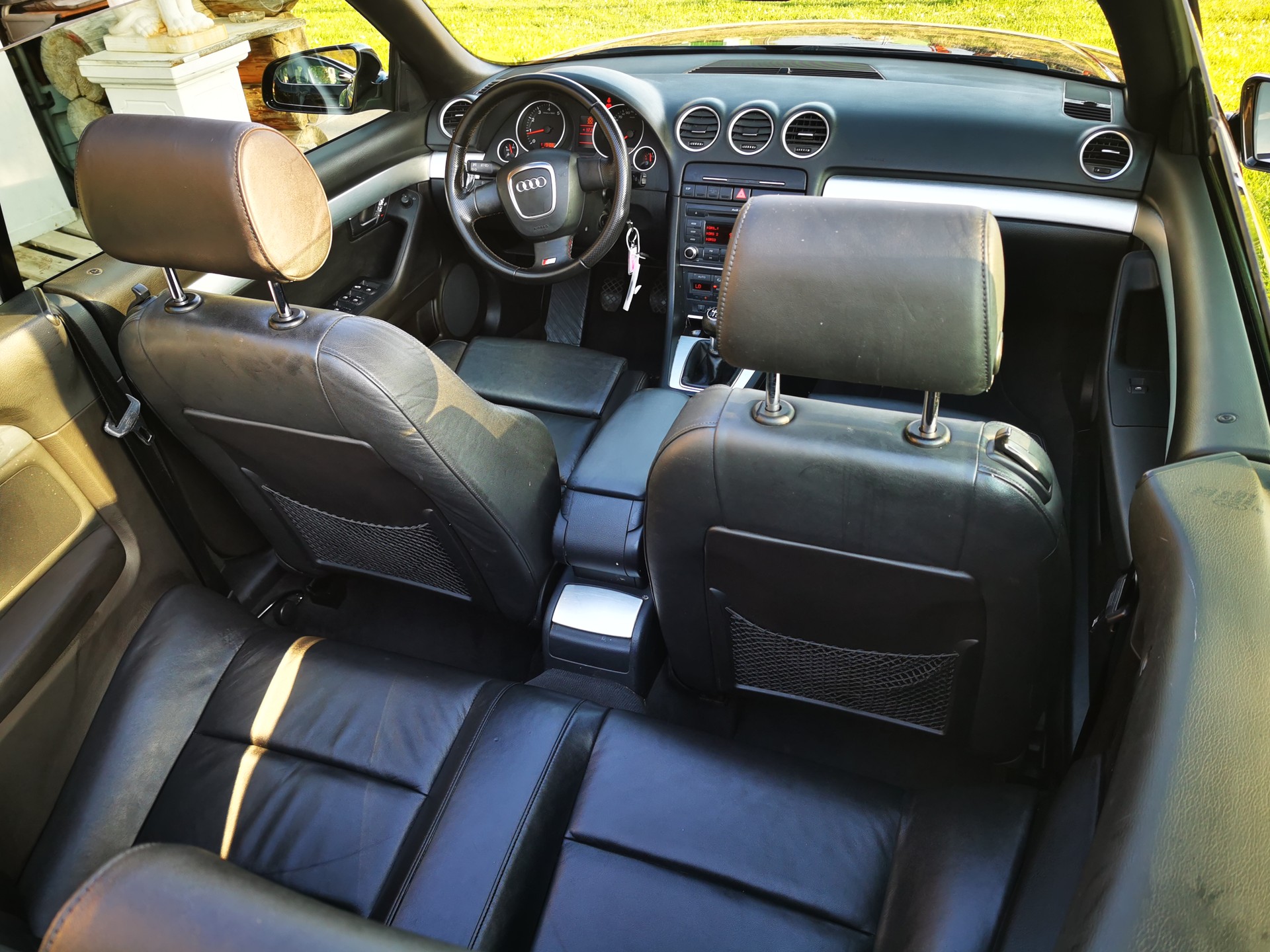 AUDI A4 Cabriolet 2.0T FSI-image-10