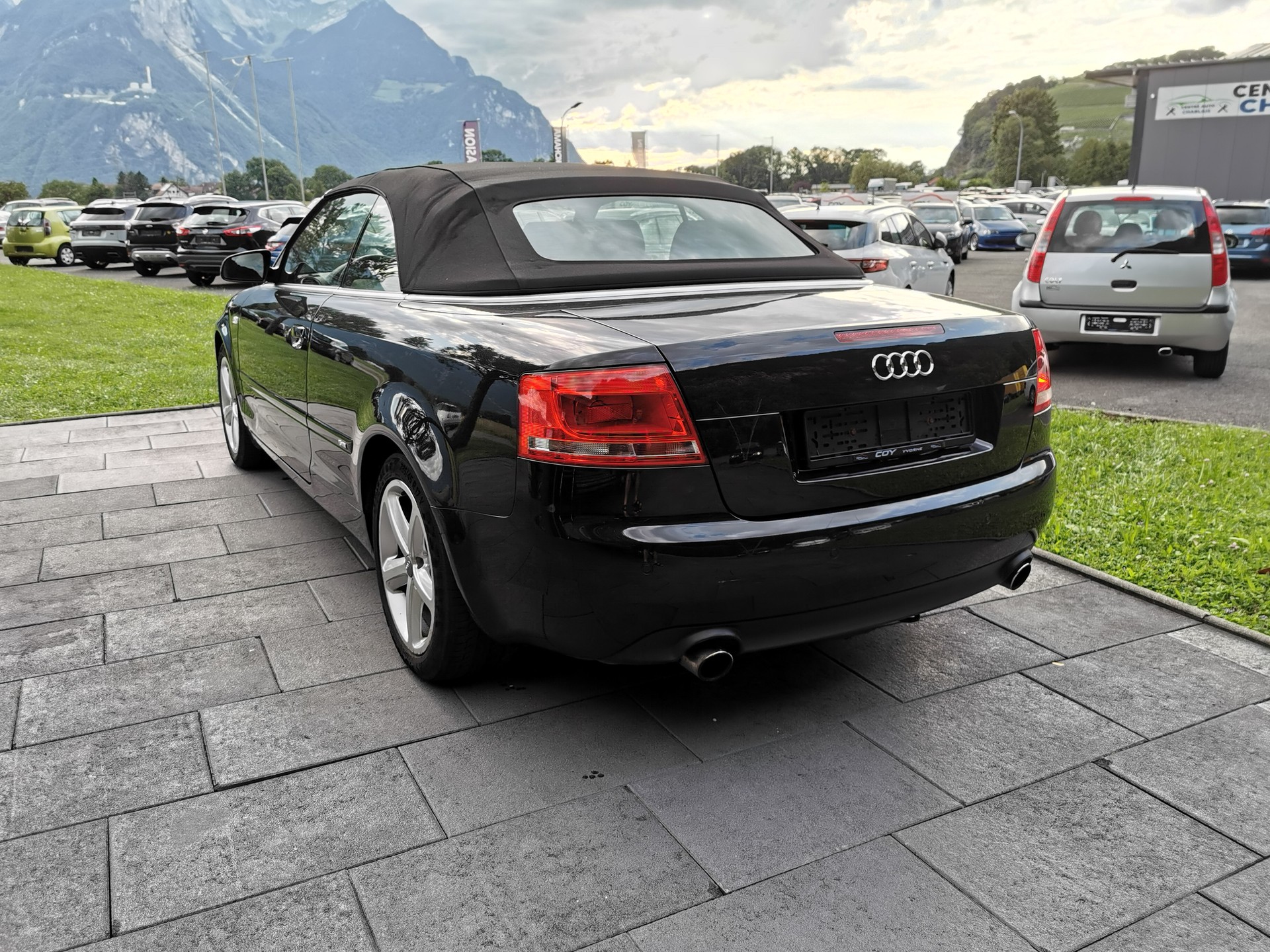 AUDI A4 Cabriolet 2.0T FSI-image-4