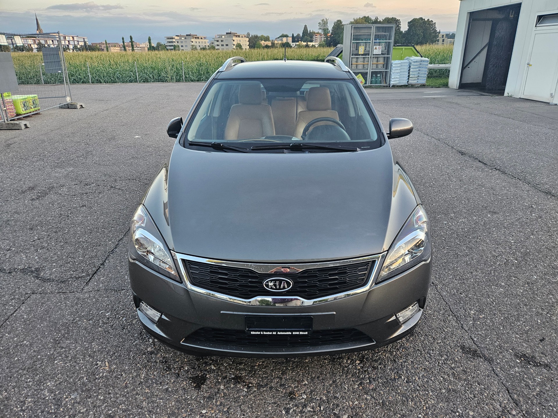 KIA Ceed Sporty Wagon 1.6 16V Classic-image-1