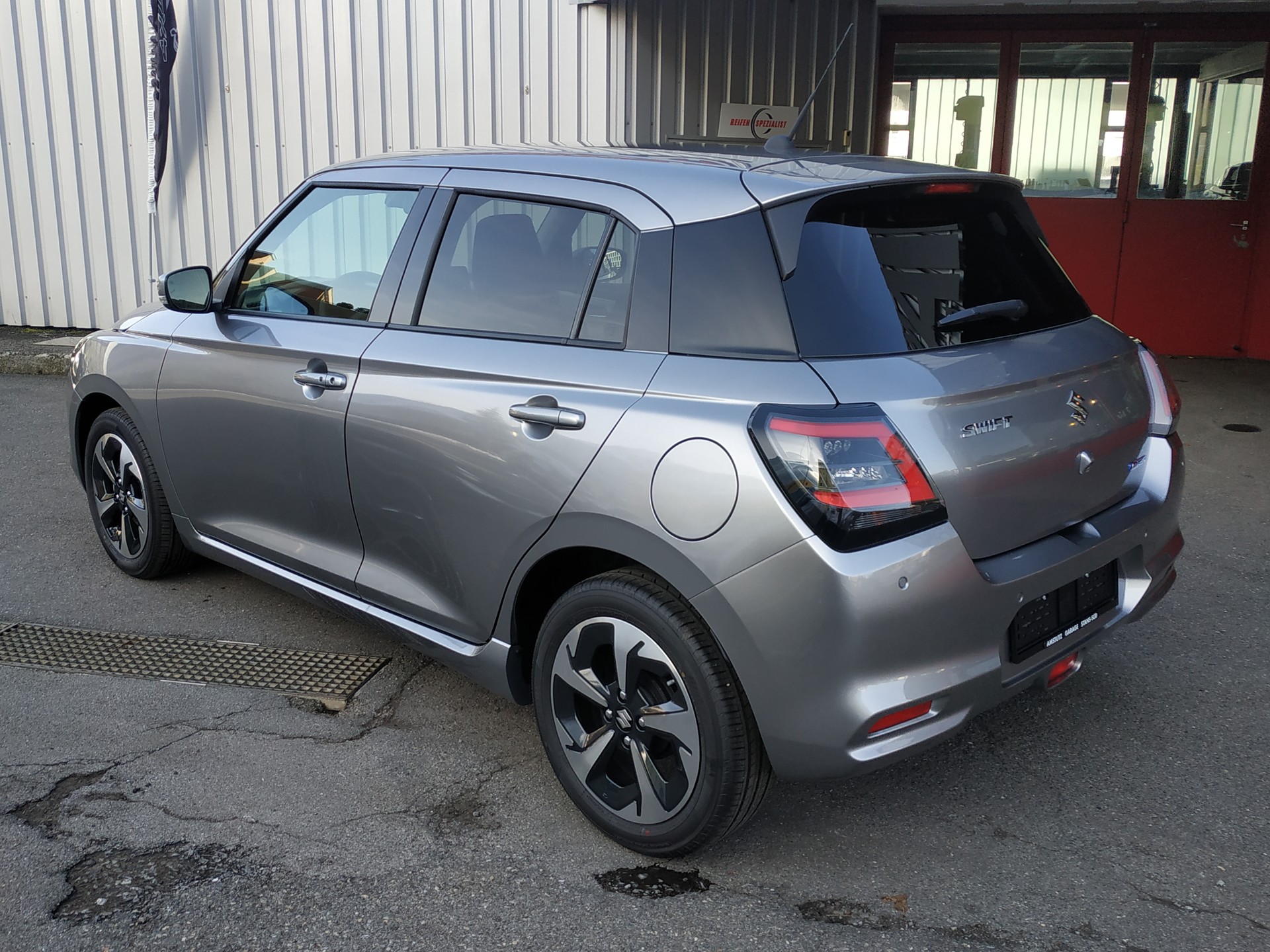 SUZUKI Swift 1.2 Compact Top Hybrid 4x4-showroom-element-3