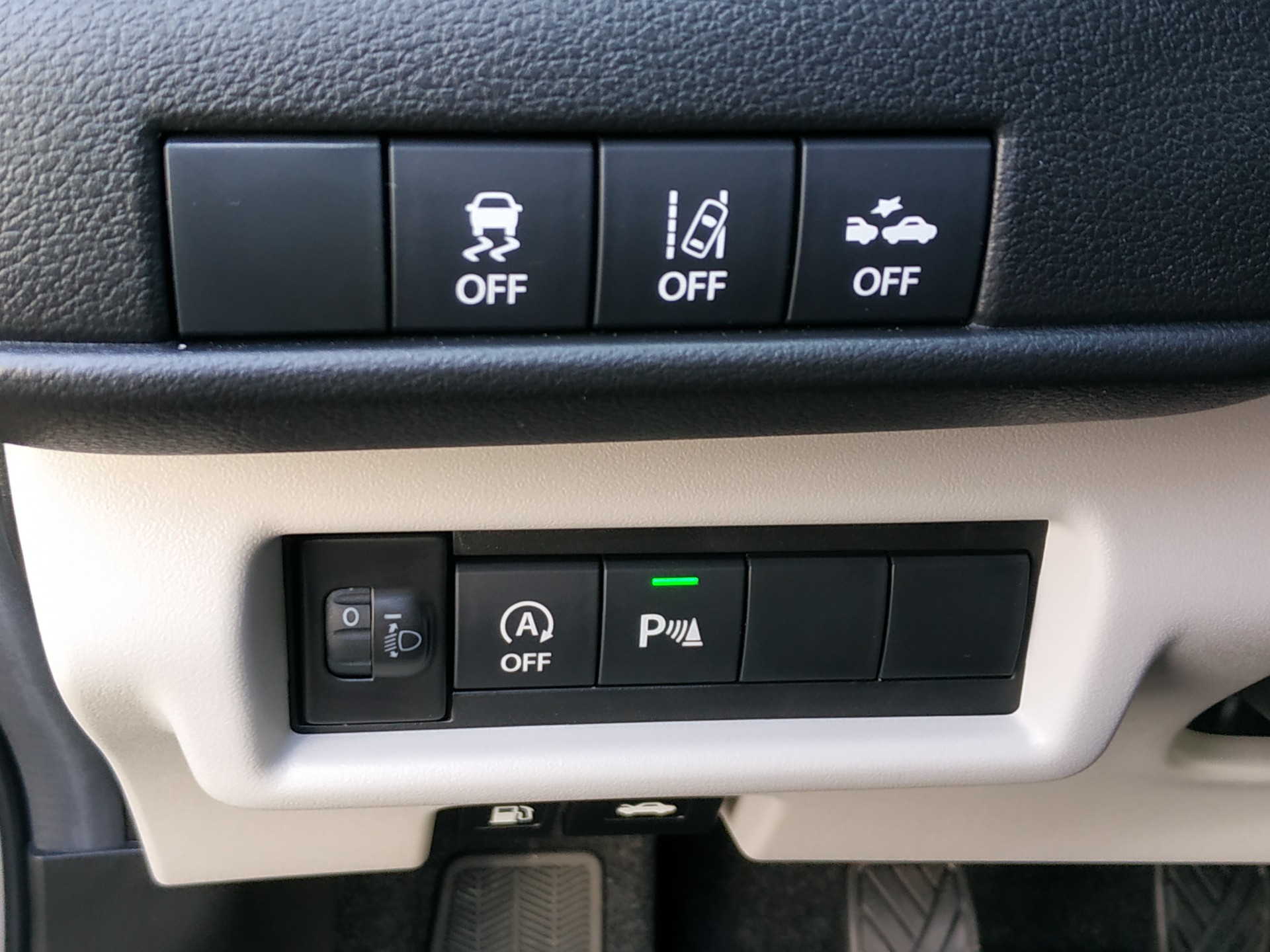 SUZUKI Swift 1.2 Compact Top Hybrid 4x4-image-16