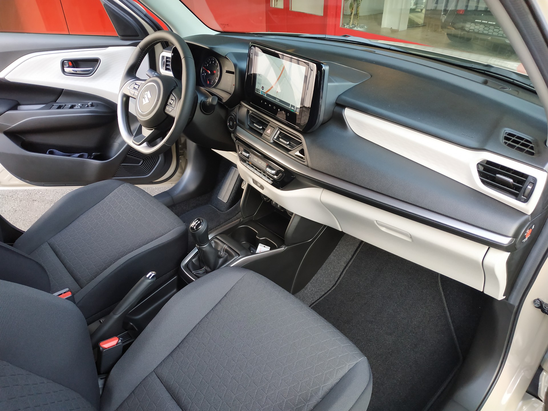 SUZUKI Swift 1.2 Compact Top Hybrid 4x4-image-14