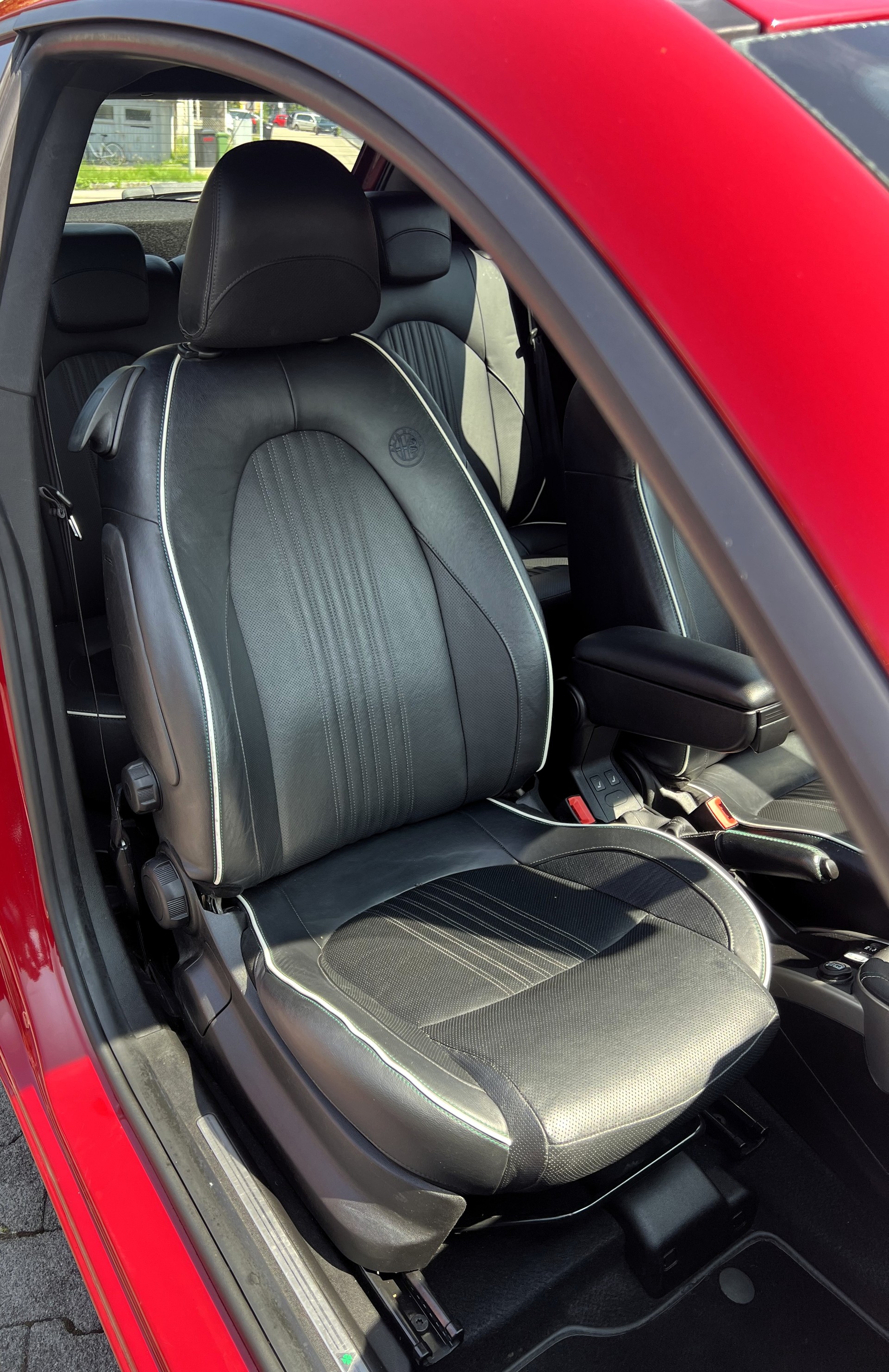 ALFA ROMEO MiTo 1.4 TB Quadrifoglio Verde-image-15