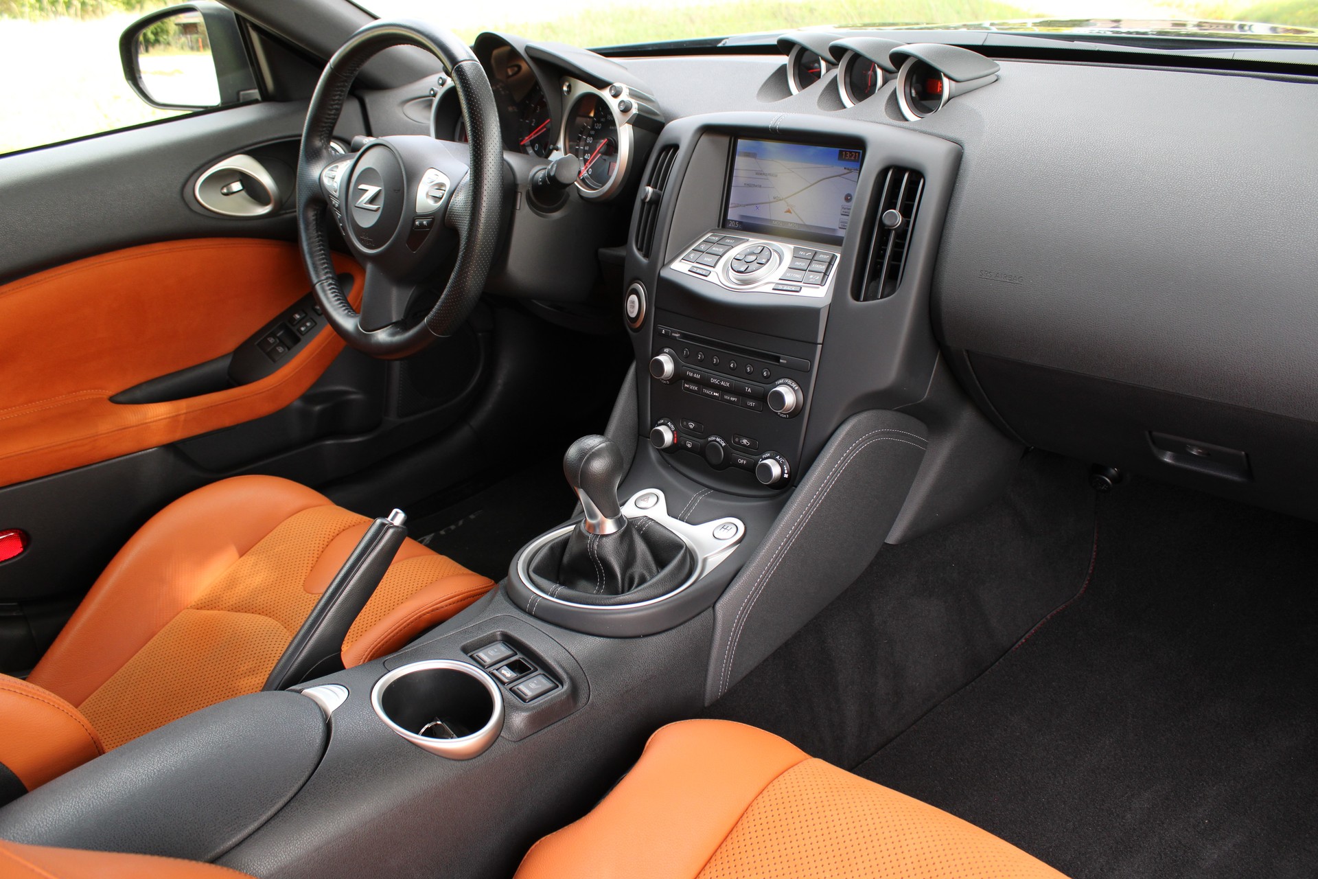 NISSAN 370 Z Pack Final Edition-image-12