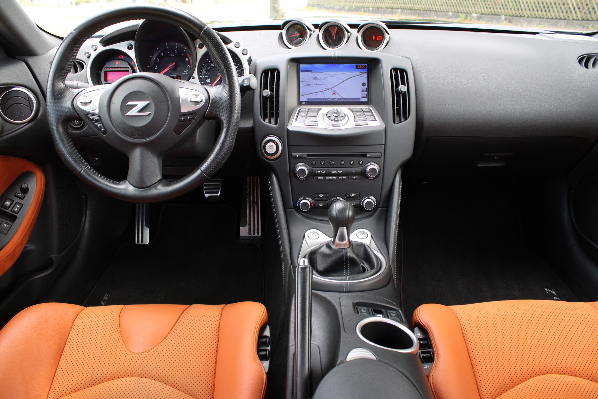 NISSAN 370 Z Pack Final Edition-image-11