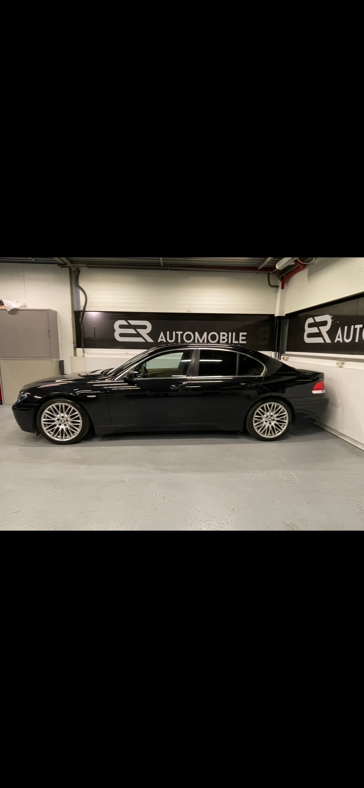 BMW 735i-image-5