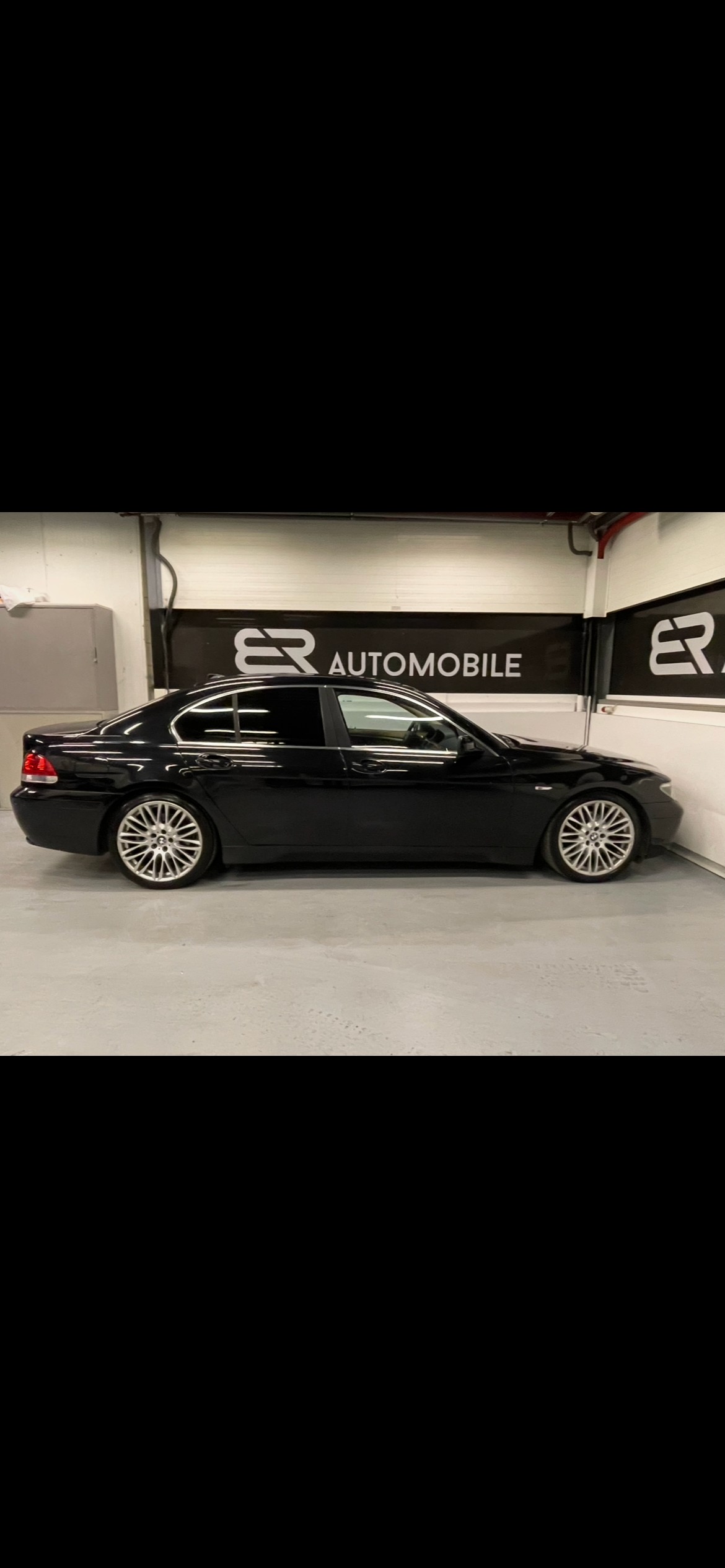 BMW 735i-image-6