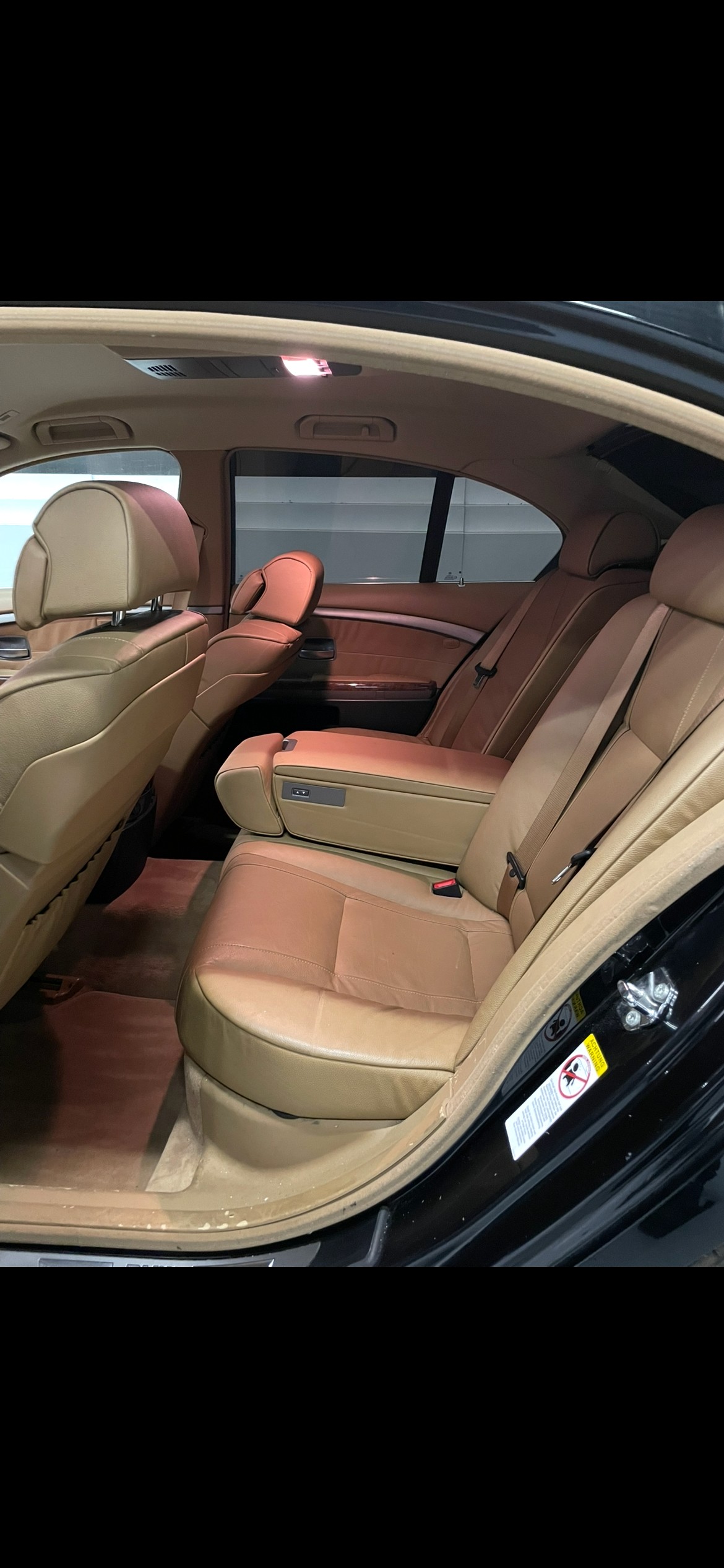 BMW 735i-image-13