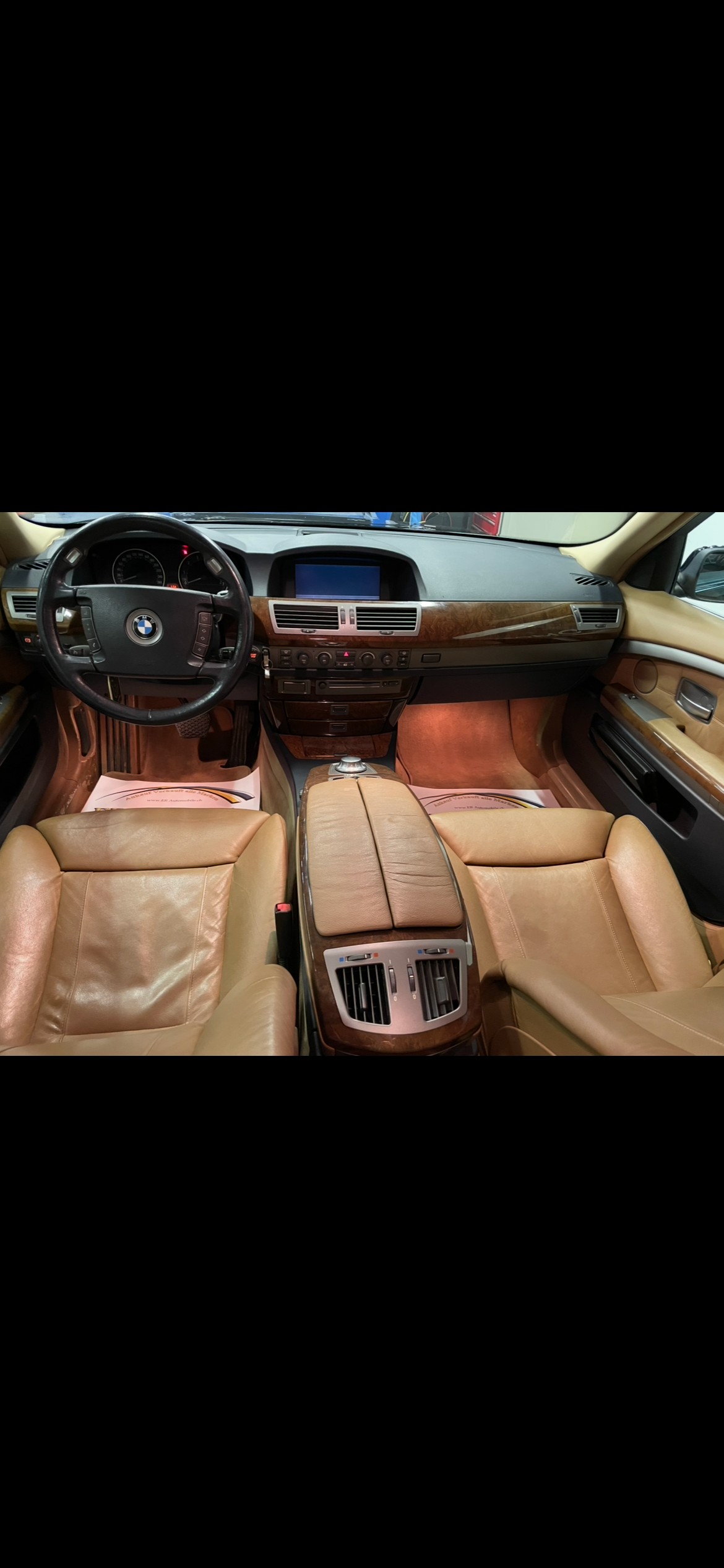 BMW 735i-image-8