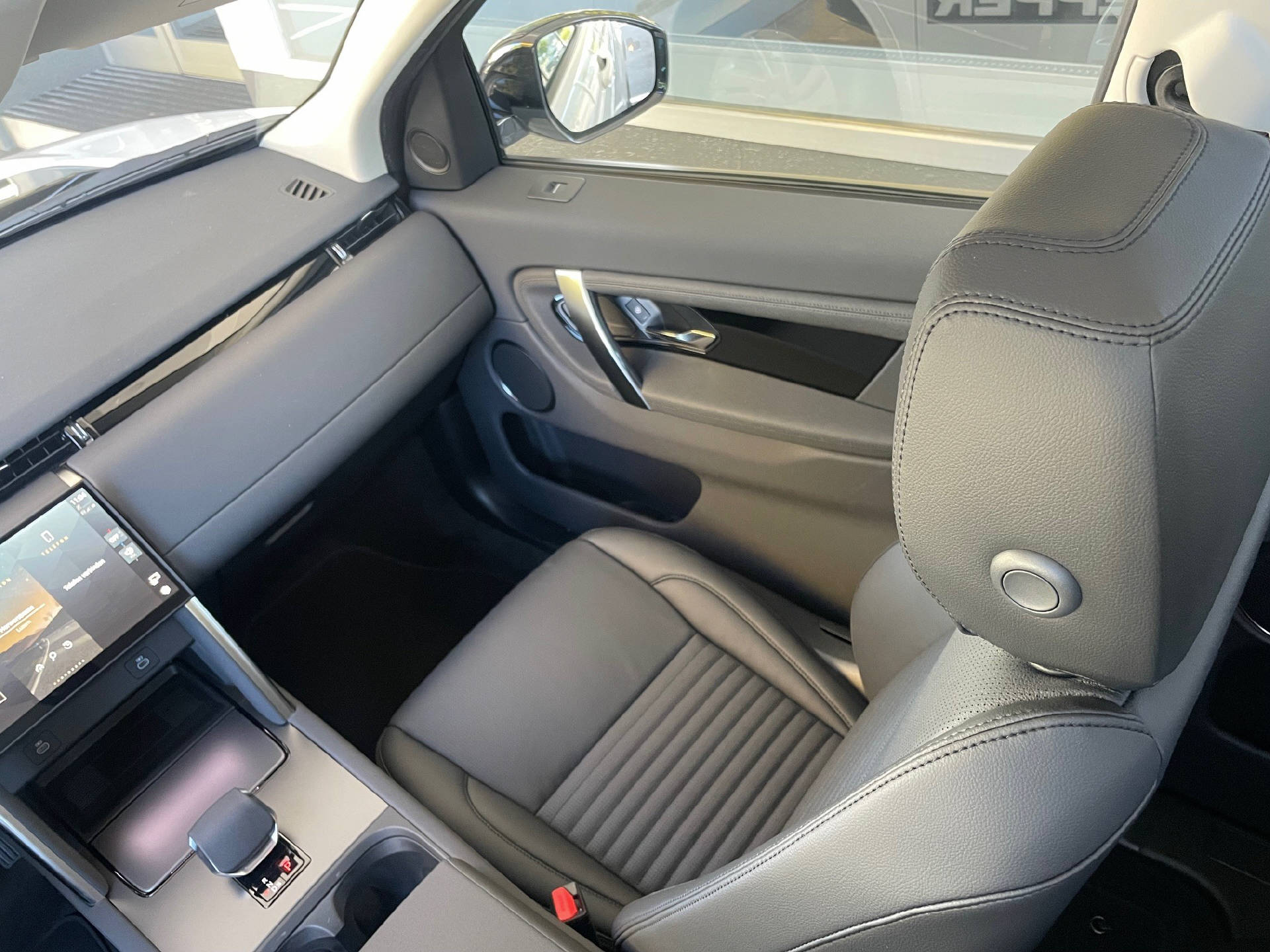 LAND ROVER Discovery Sport 2.0 D I4 200 S-image-20