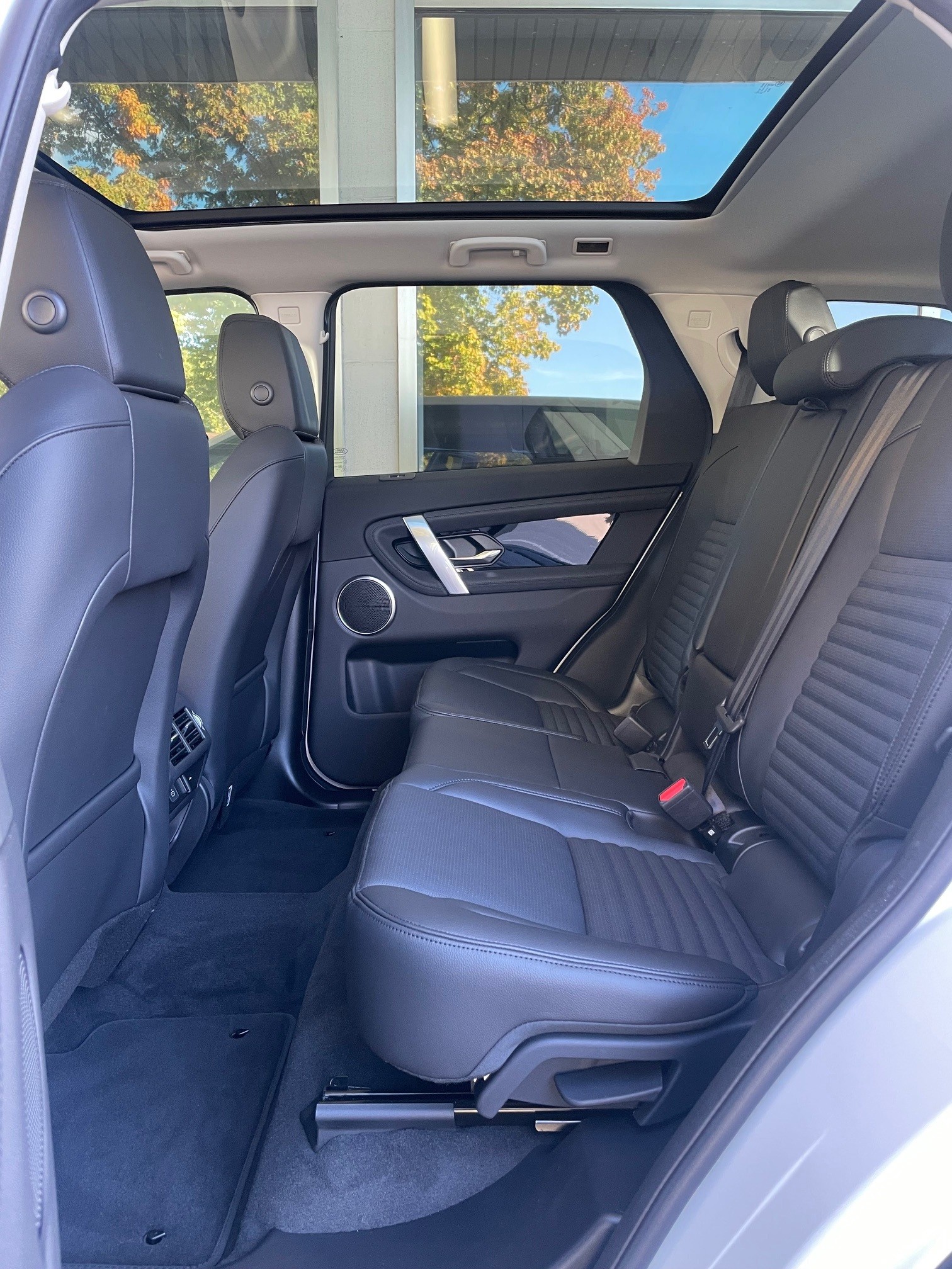 LAND ROVER Discovery Sport 2.0 D I4 200 S-image-22