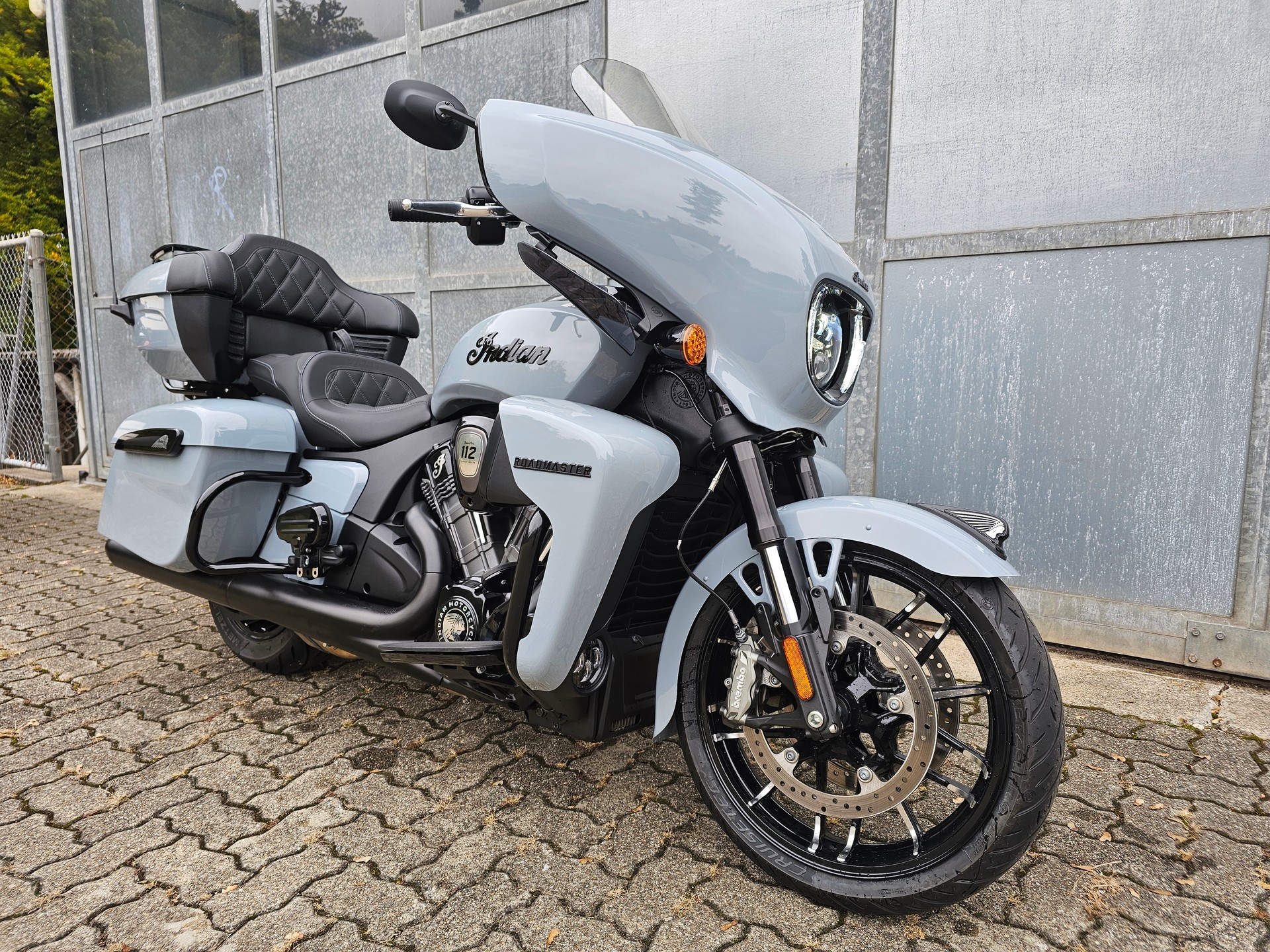 INDIAN Roadmaster Power Plus Dark Horse-image-1