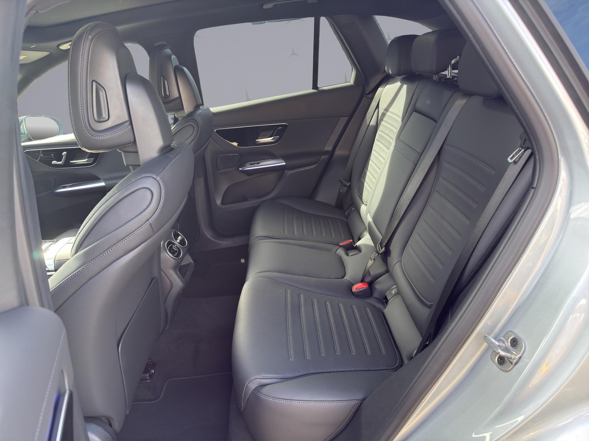 MERCEDES-BENZ GLC 450 d AMG Line 4matic-image-12